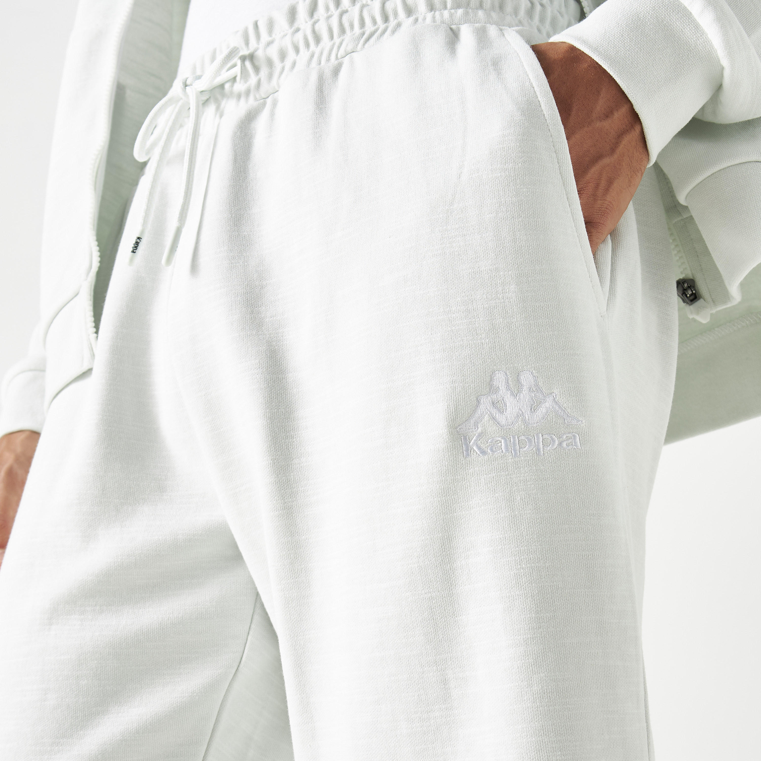 شورت مطرز برباط إغلاق وجيوب من كابا-men-clothing-bottoms-shorts-image-4