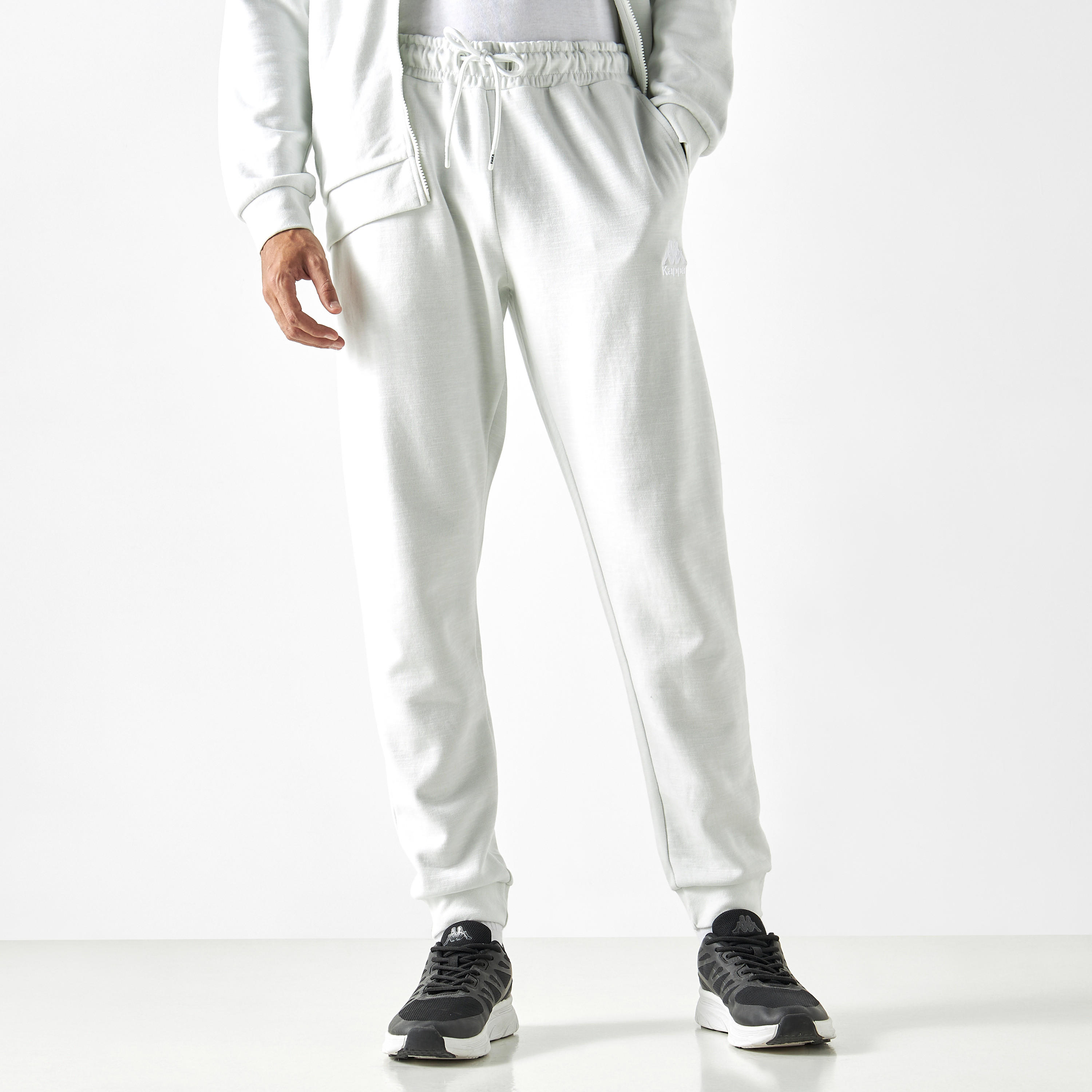 بنطلون رياضي برباط إغلاق وجيوب وطبعات من كابا-men-clothing-sportswearandactivewear-tracksuits-image-1