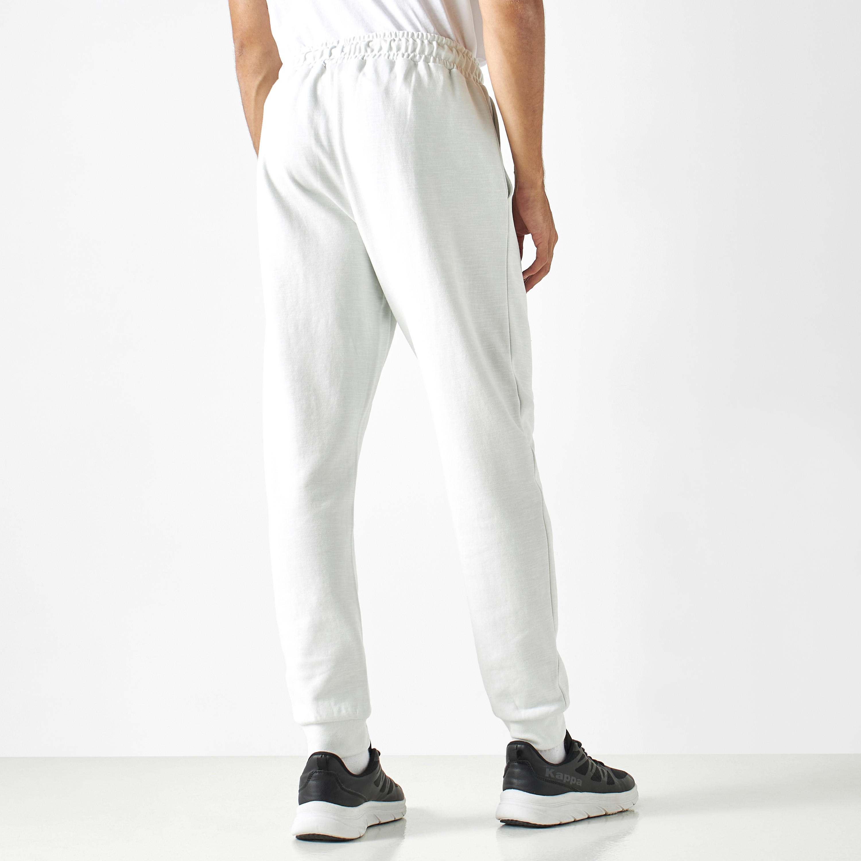 بنطلون رياضي برباط إغلاق وجيوب وطبعات من كابا-men-clothing-sportswearandactivewear-tracksuits-image-3
