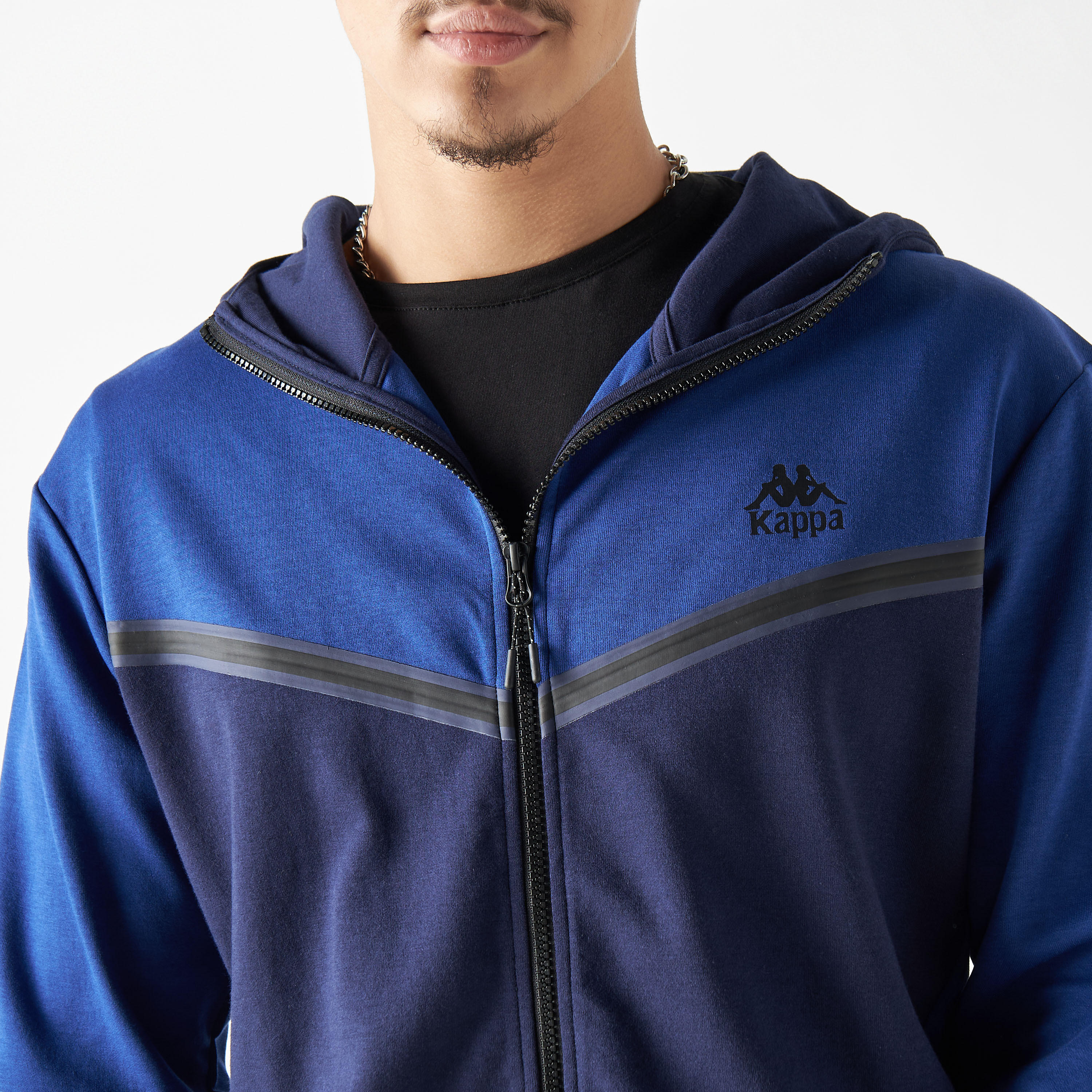 سترة بقبّعة وأكمام طويلة من  كابا-men-winterwear-hoodiesandsweatshirts-image-4