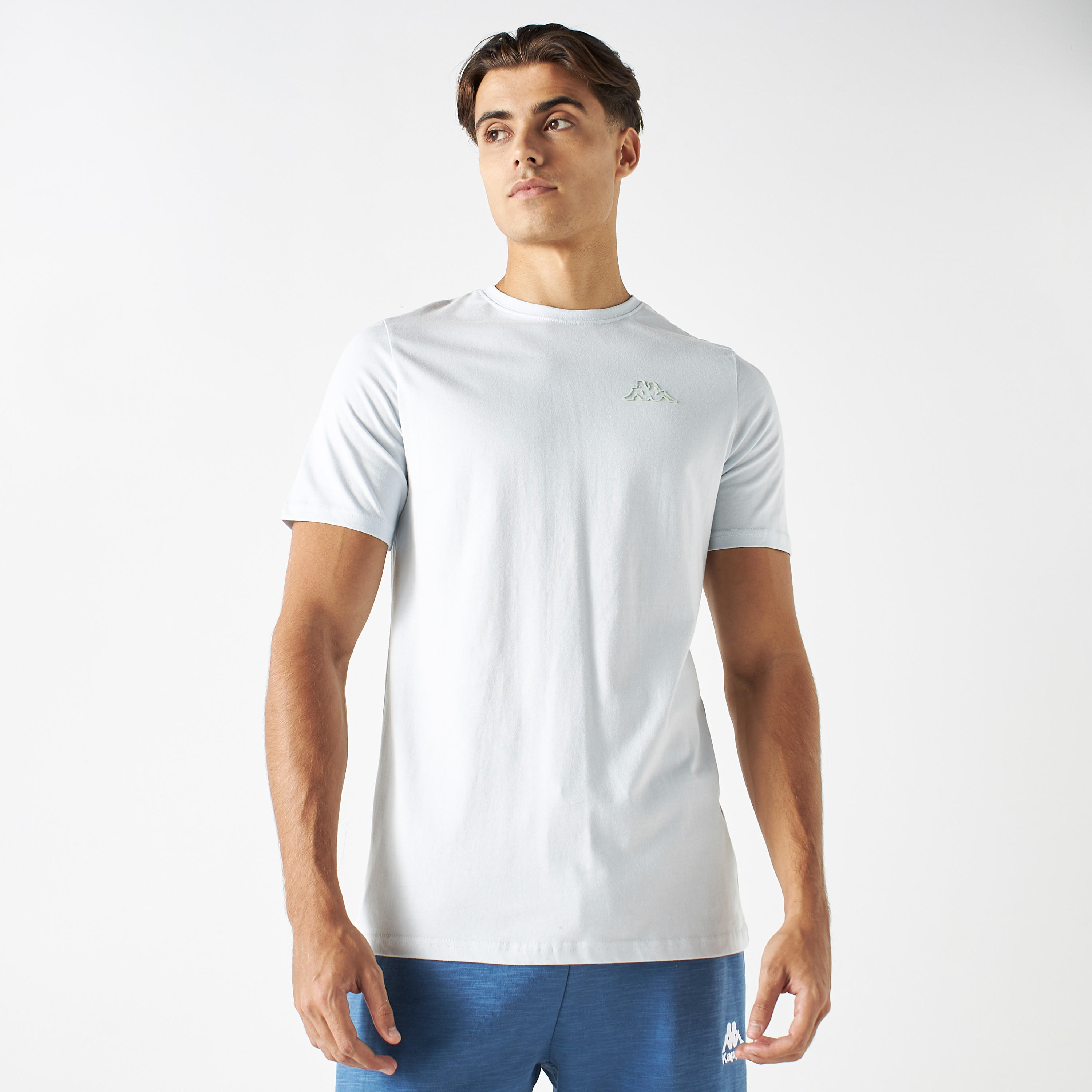 تيشيرت بياقة ضيّقة وأكمام قصيرة وطبعات من كابا-men-clothing-sportswearandactivewear-tshirtsandpolos-image-1