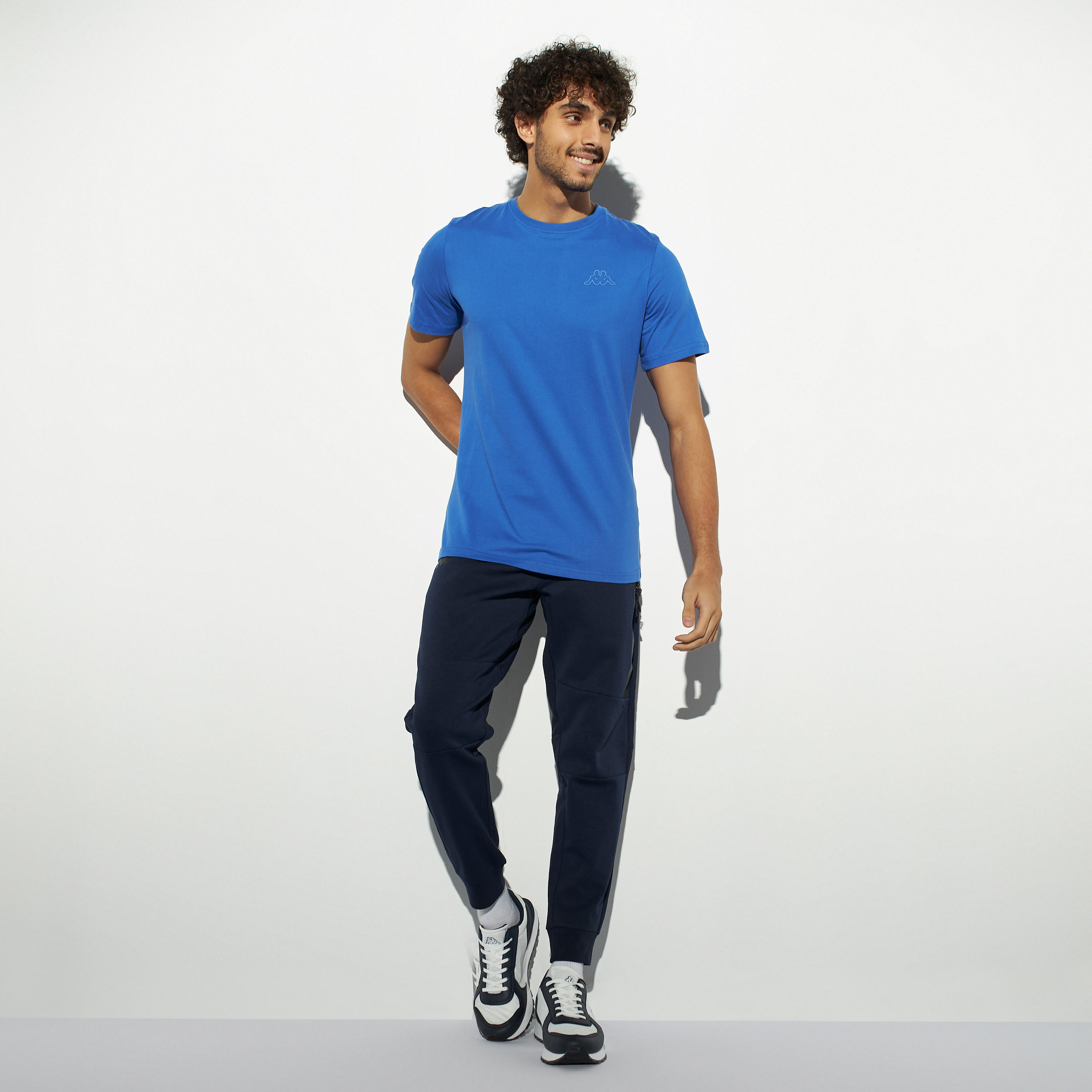 تيشيرت بياقة ضيقة وأكمام قصيرة من كابا-men-clothing-sportswearandactivewear-tshirtsandpolos-image-2