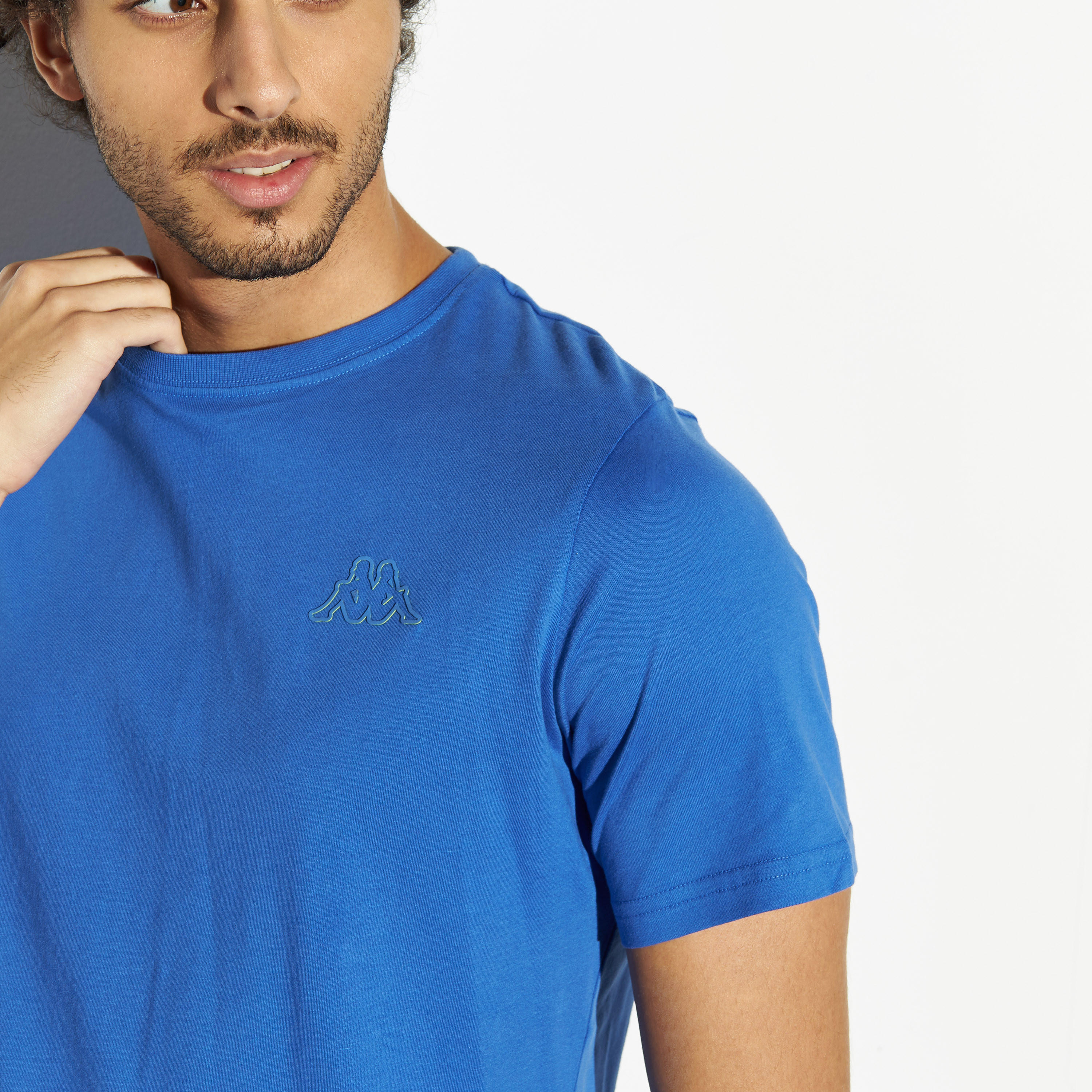 تيشيرت بياقة ضيقة وأكمام قصيرة من كابا-men-clothing-sportswearandactivewear-tshirtsandpolos-image-4