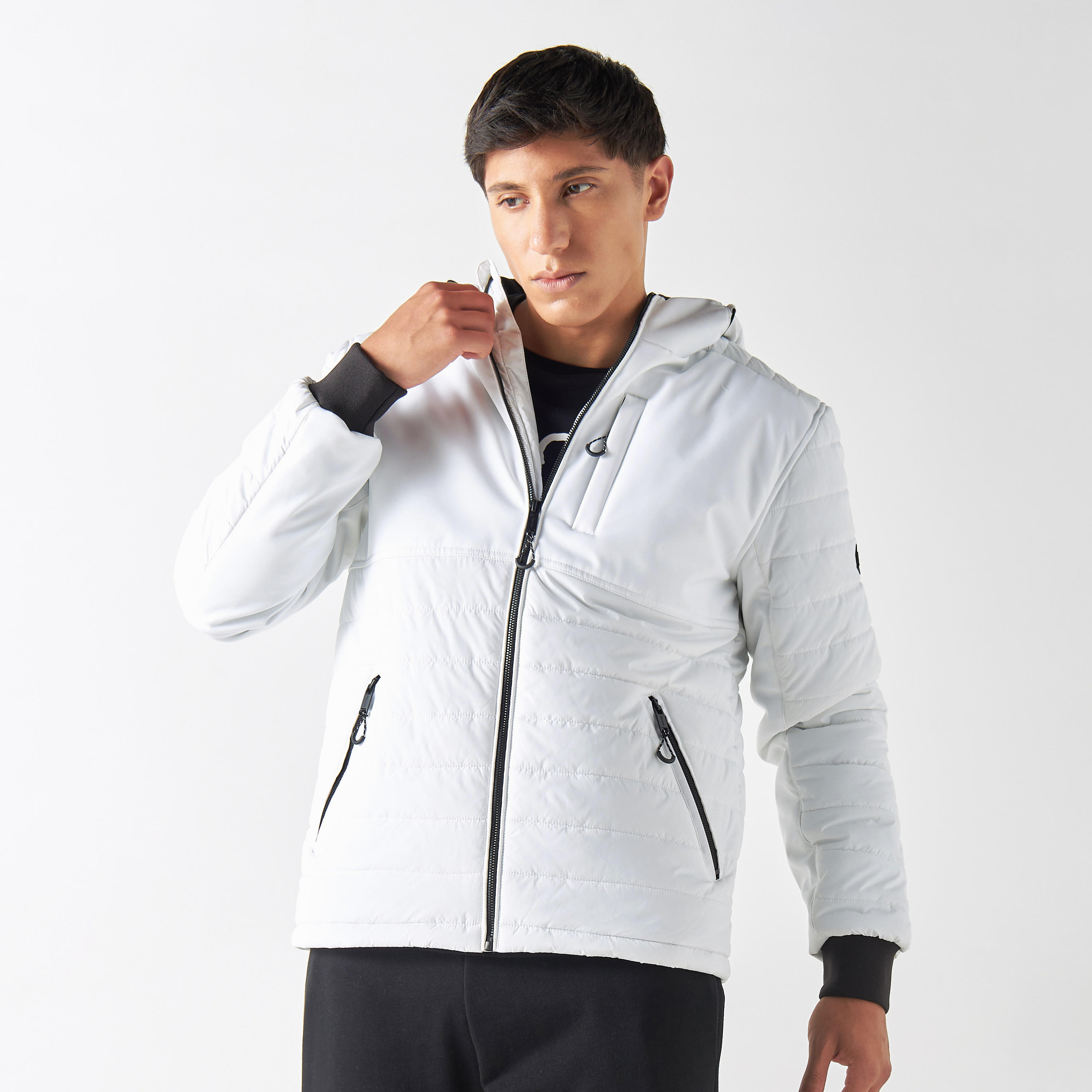 جاكيت منفوخ سادة بسحاب وقبعة وجيوب من كابا-men-clothing-jacketsandblazers-jackets-image-4