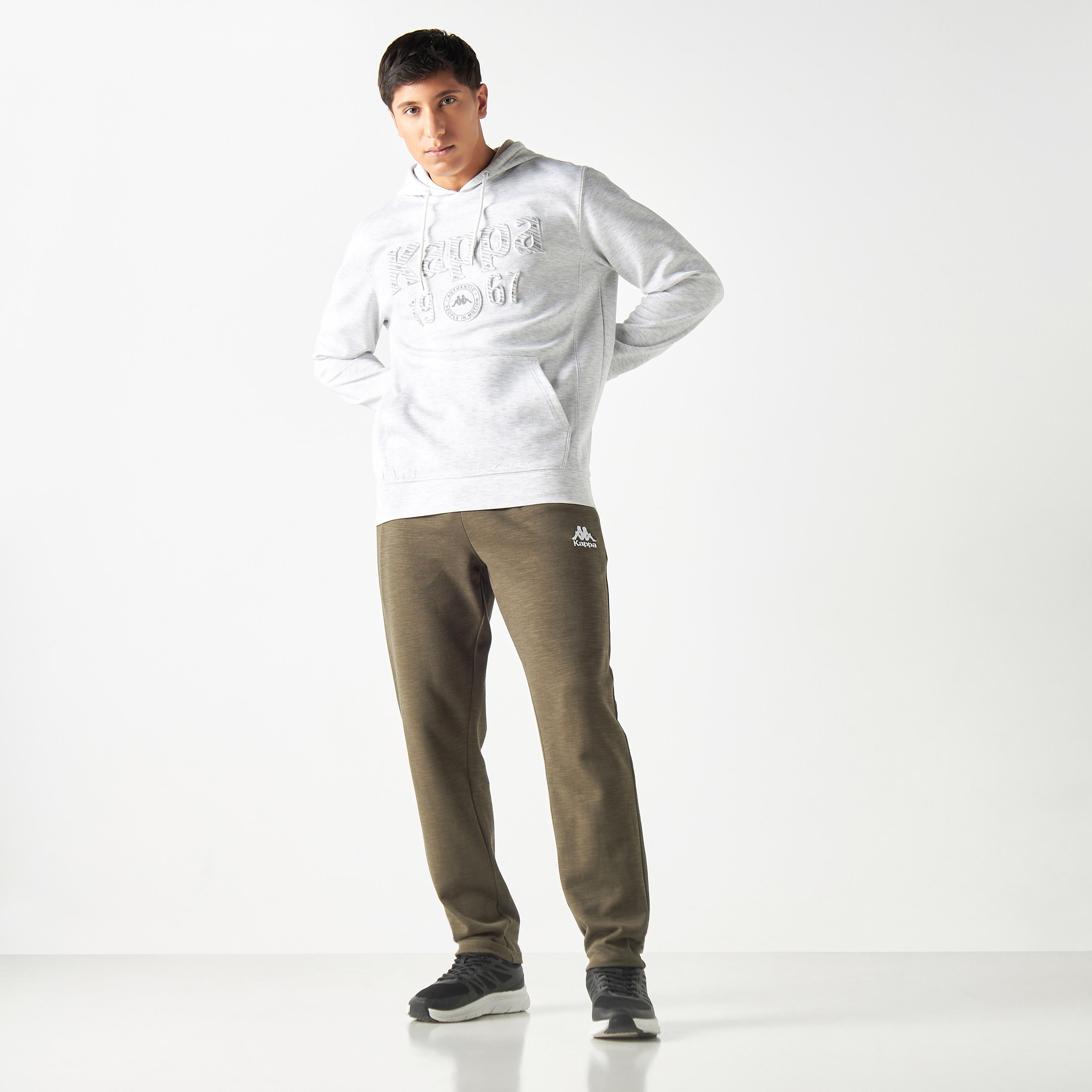 بنطلون رياضي برباط إغلاق من كابا-men-clothing-sportswearandactivewear-bottoms-image-2