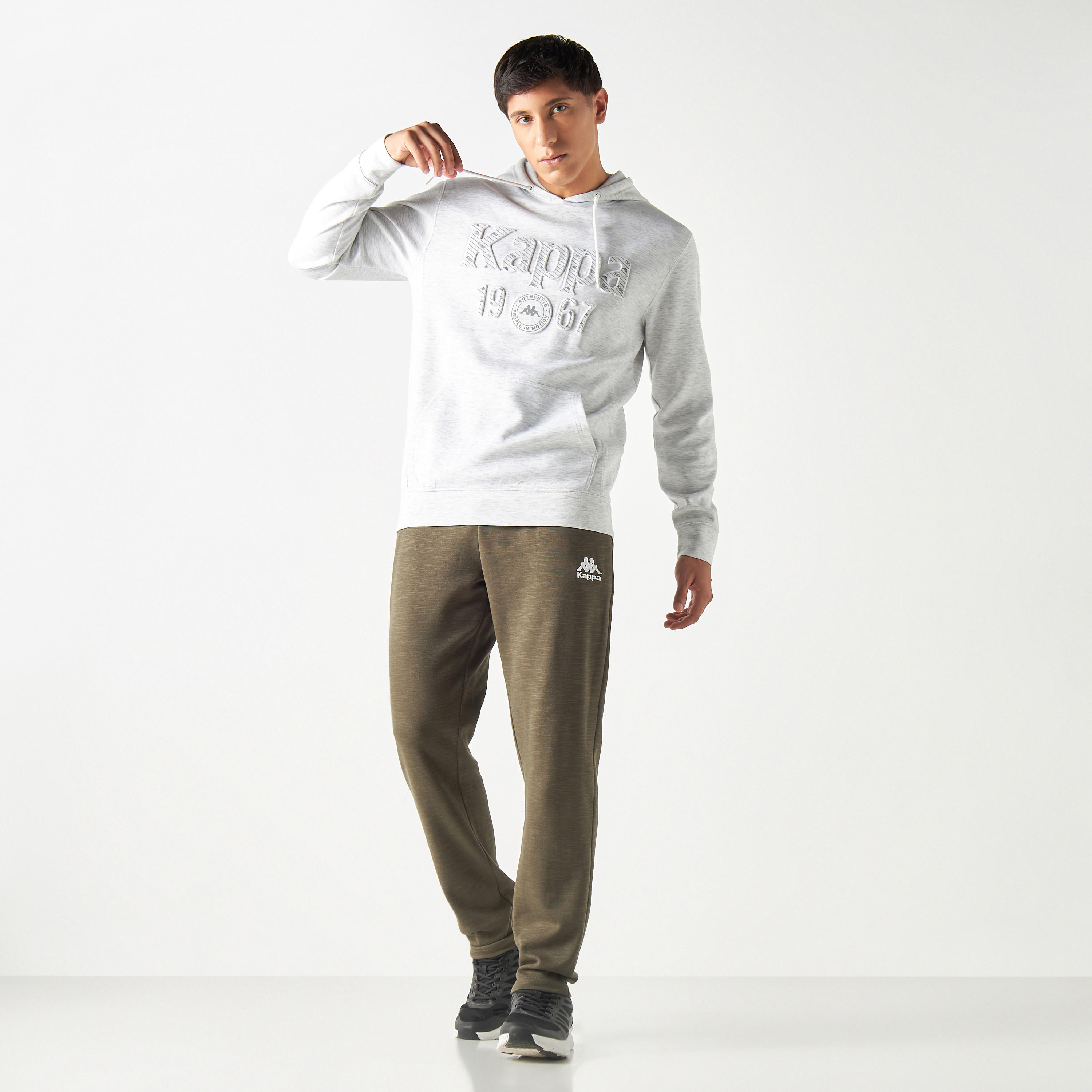 هوديي منقوش بجيب كنغر ونقوش من كابا-men-winterwear-hoodiesandsweatshirts-image-2