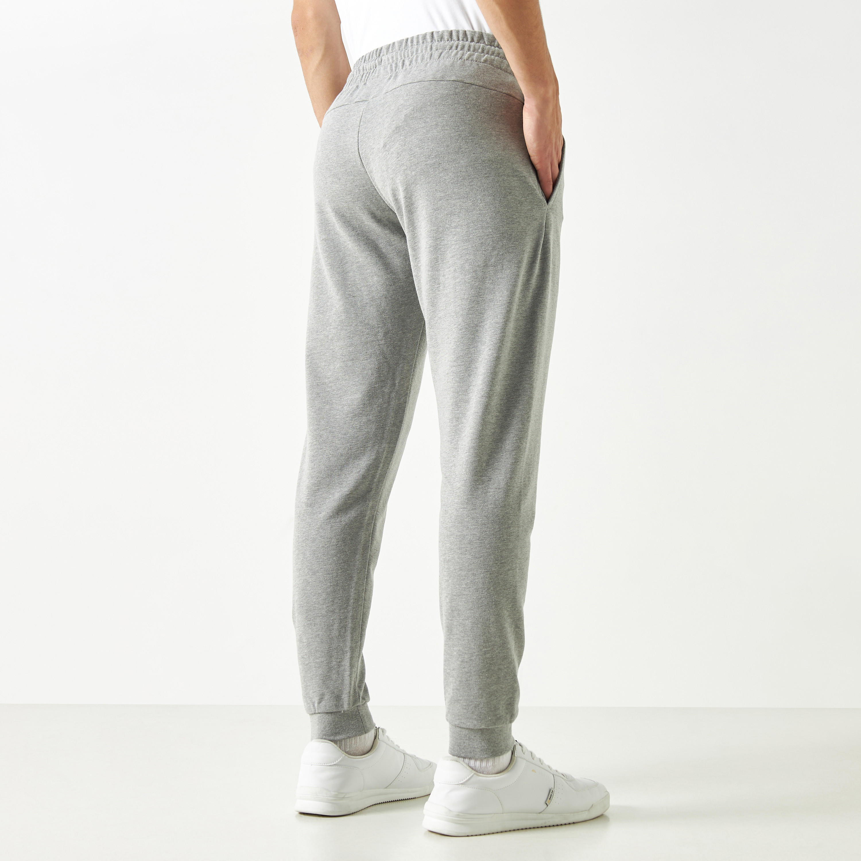 بنطلون رياضي برباط إغلاق وجيوب وطبعات من كابا-men-clothing-sportswearandactivewear-bottoms-image-2
