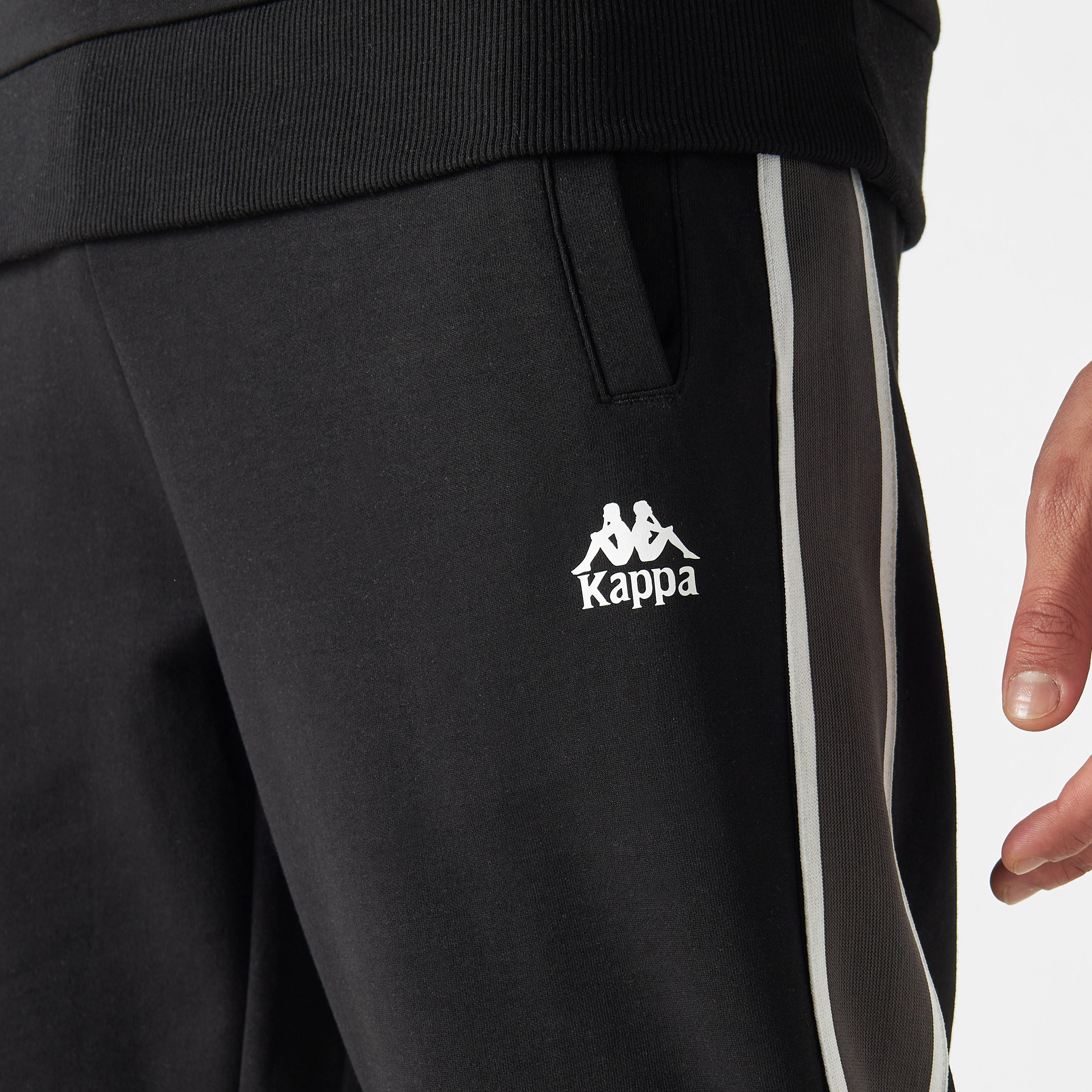 بنطلون رياضي برباط إغلاق وجيوب من كابا-men-clothing-sportswearandactivewear-bottoms-image-5