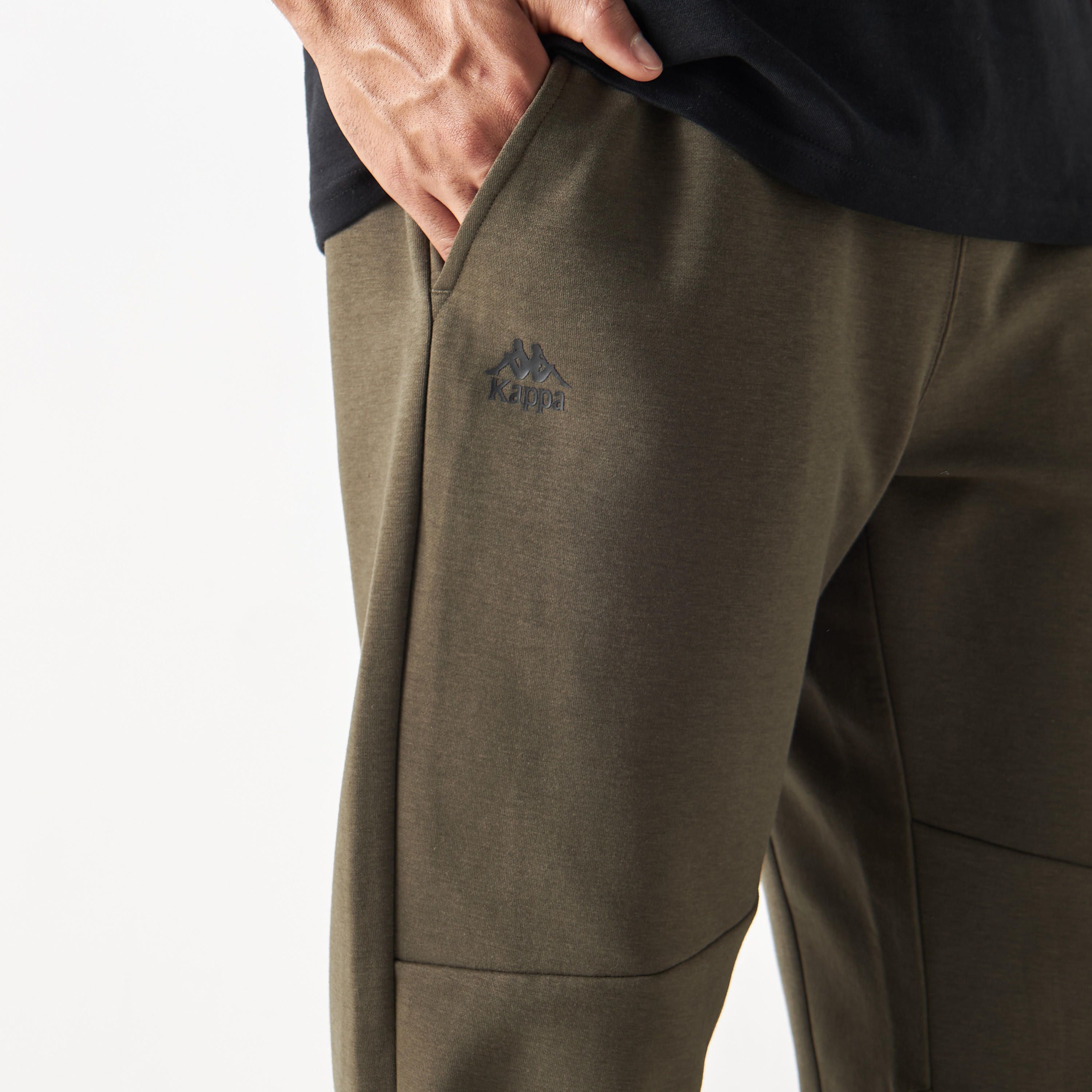 بنطلون رياضي بألواح وتفاصيل شعار وبجيوب بسحّاب من كابا-men-clothing-sportswearandactivewear-bottoms-image-4