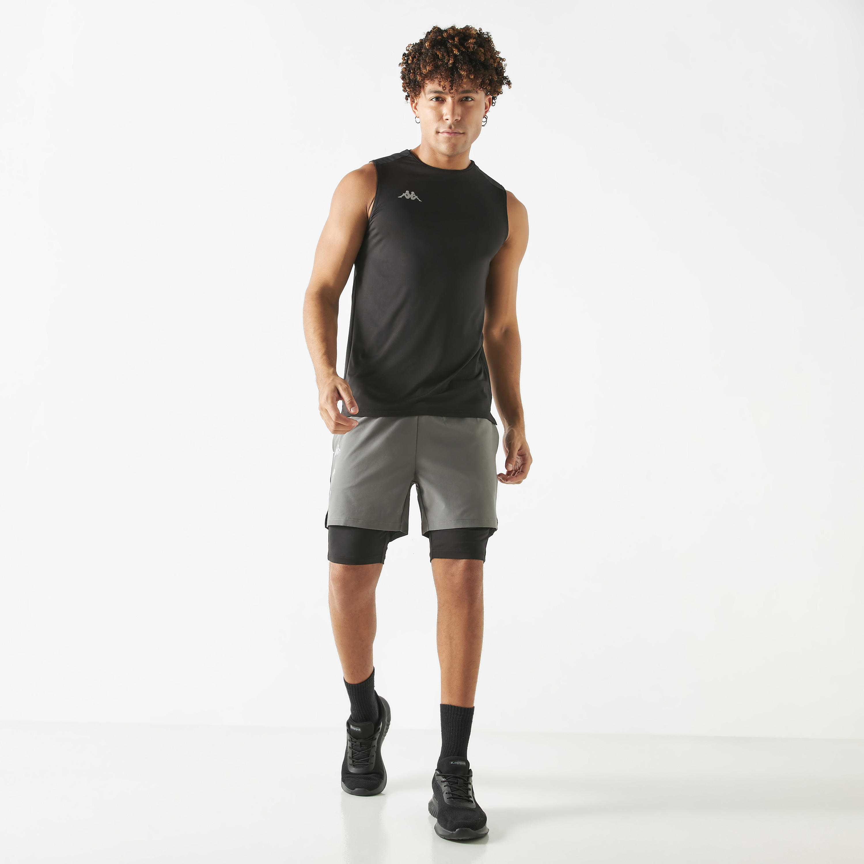شورت بخصر مطاطي وجيوب وطبعات شعار من كابا-men-clothing-bottoms-shorts-image-2