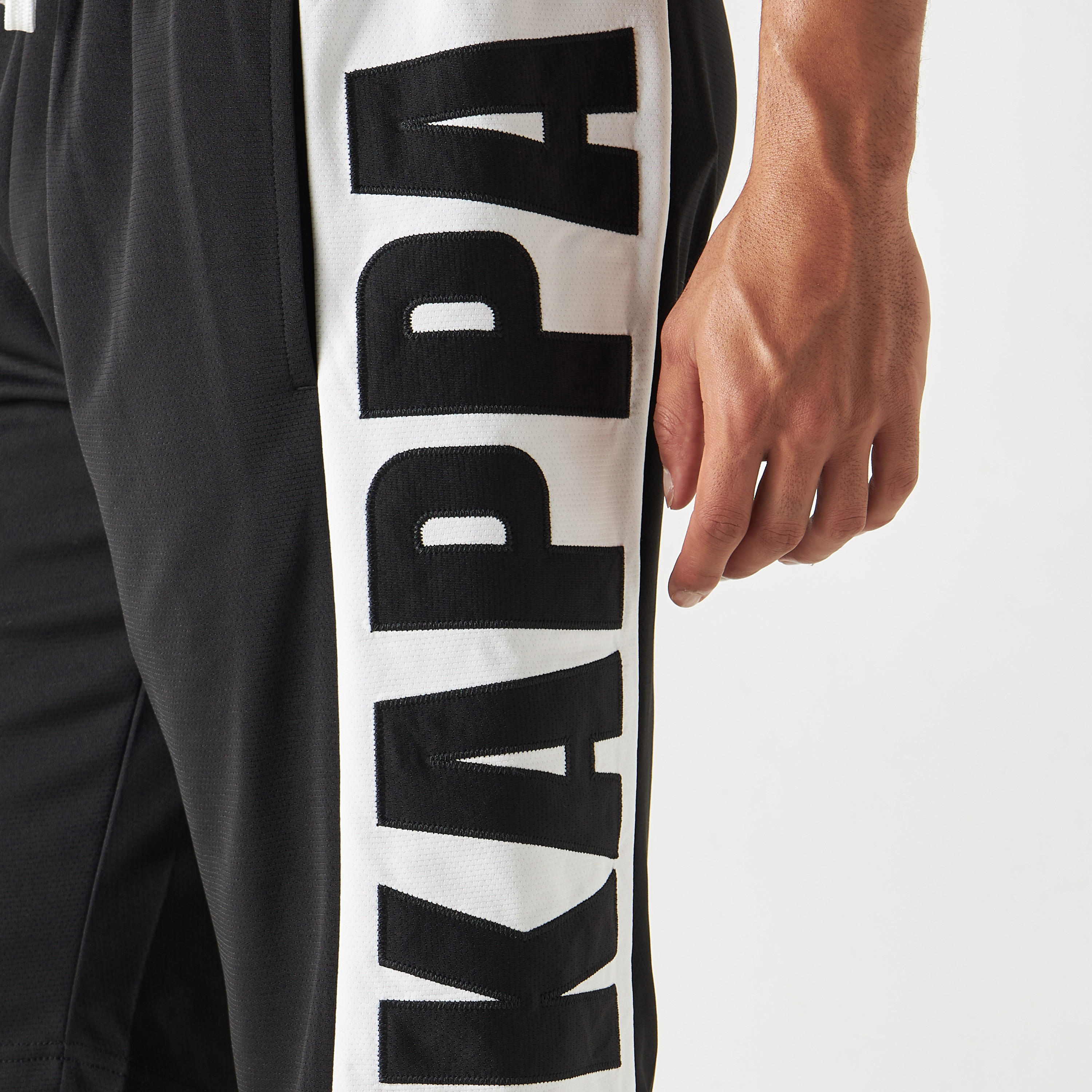 شورت برباط إغلاق وجيوب وزخارف شعار من كابا-men-clothing-sportswearandactivewear-bottoms-image-4