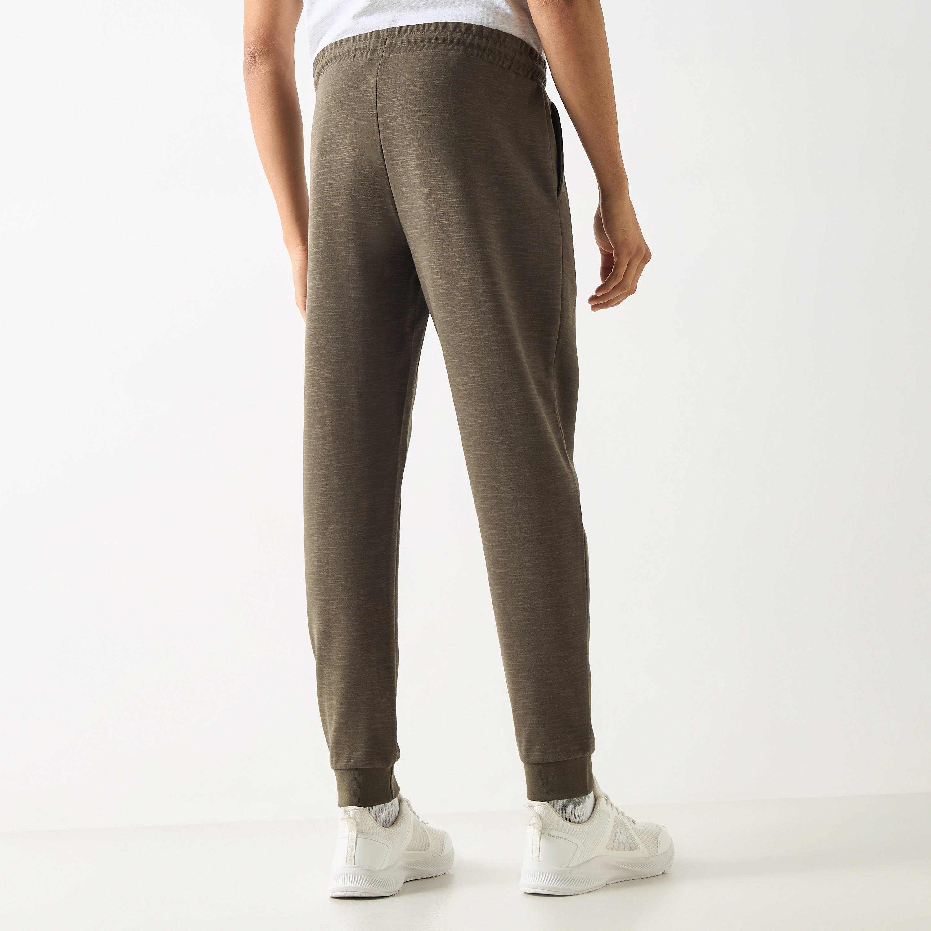 بنطلون رياضي برباط إغلاق وجيوب من كابا-men-clothing-sportswearandactivewear-bottoms-image-3
