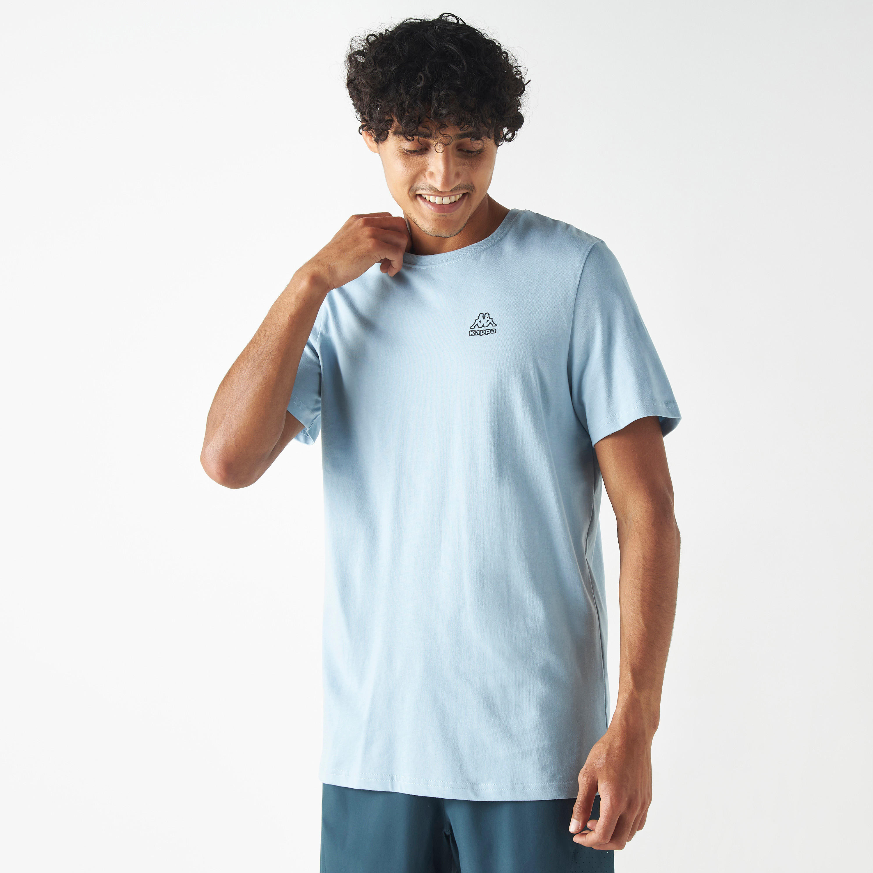 تيشيرت بياقة ضيّقة وأكمام قصيرة وطبعات شعار من كابا-men-clothing-sportswearandactivewear-tshirtsandpolos-image-1