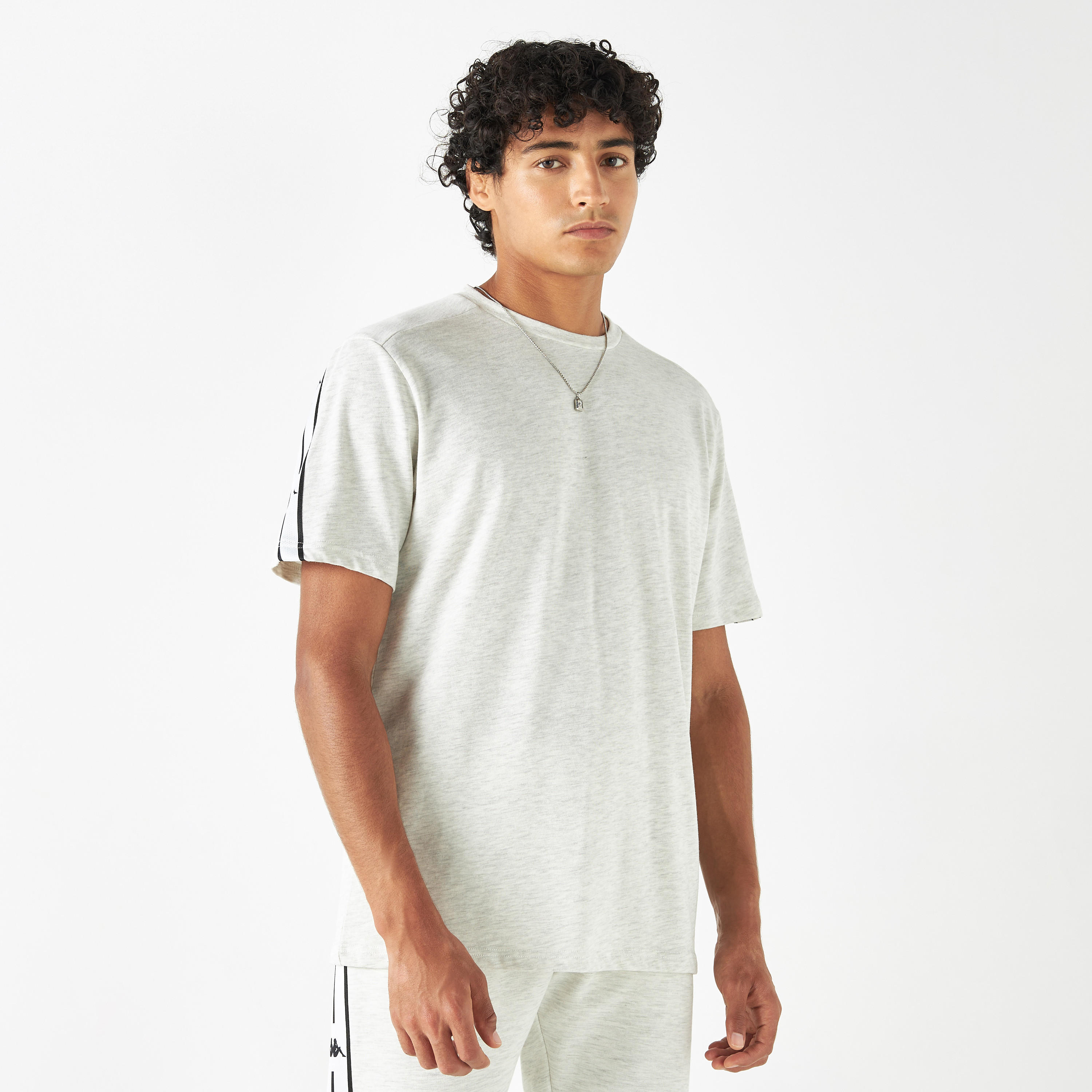 تيشيرت بياقة ضيّقة وأكمام قصيرة وتفاصيل شريط من كابا-men-clothing-sportswearandactivewear-tshirtsandpolos-image-5
