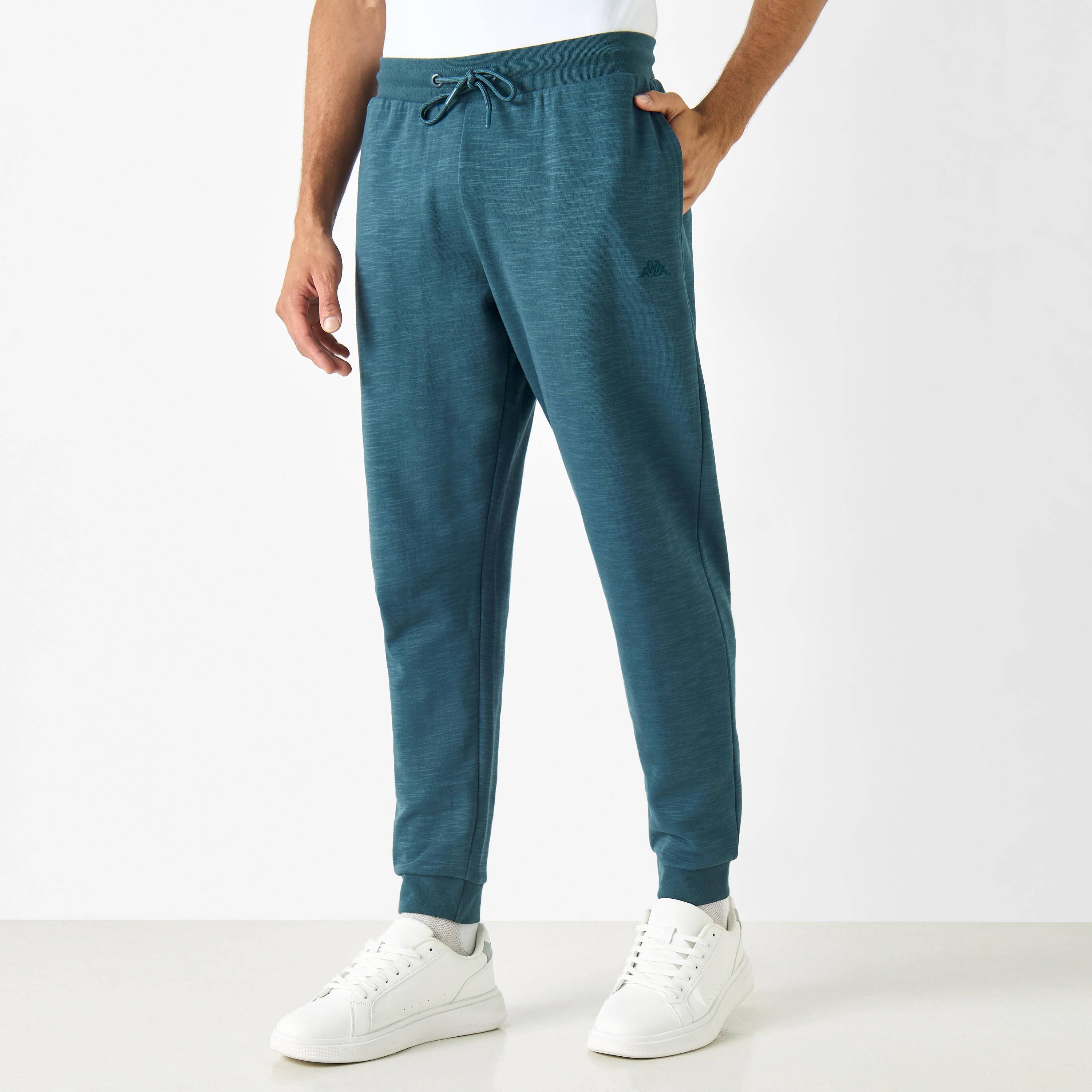 بنطلون رياضي سادة برباط إغلاق وجيوب من كابا-men-clothing-sportswearandactivewear-bottoms-image-1