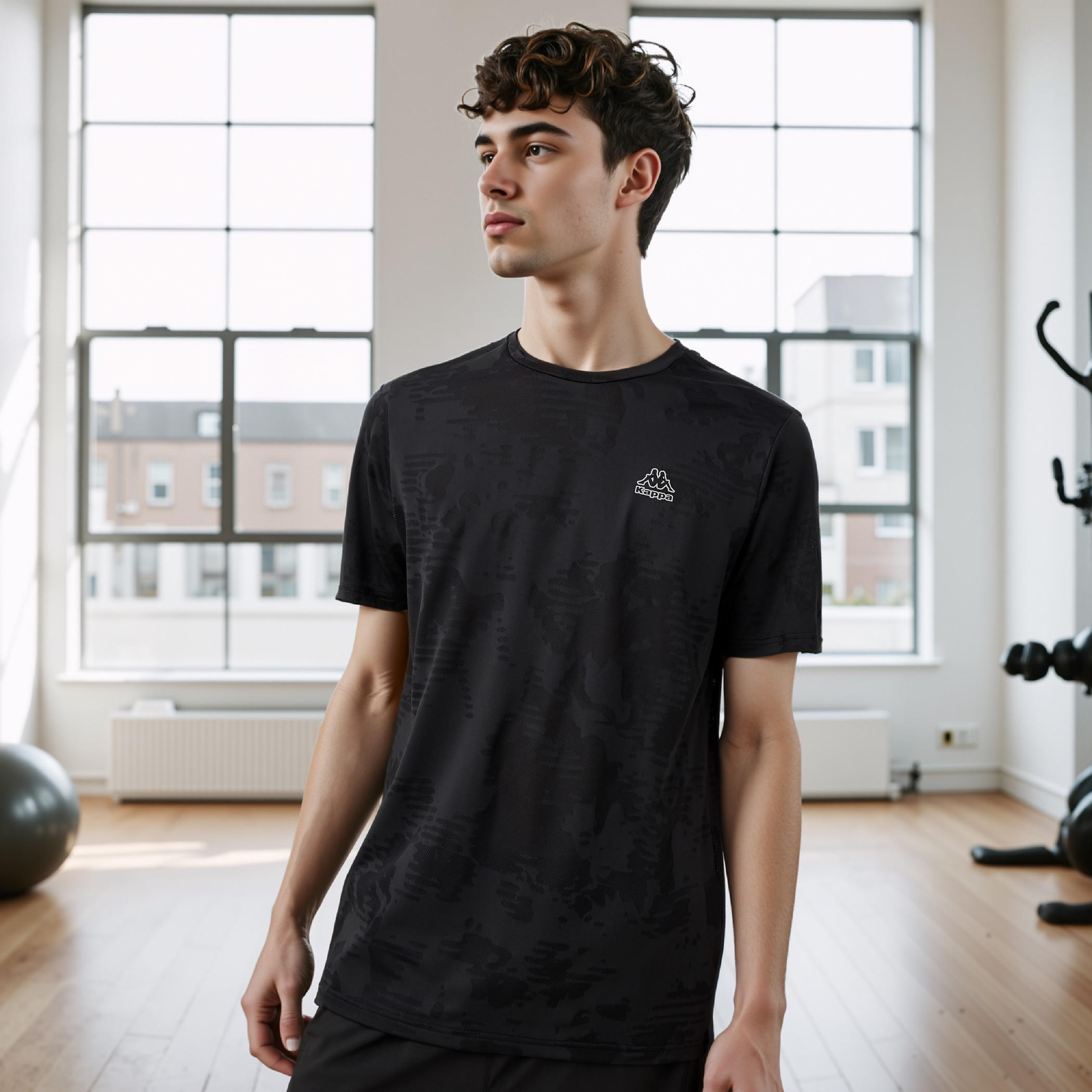 تيشيرت تدريب بطبعات شعار من كابا-men-clothing-sportswearandactivewear-tshirtsandpolos-image-1