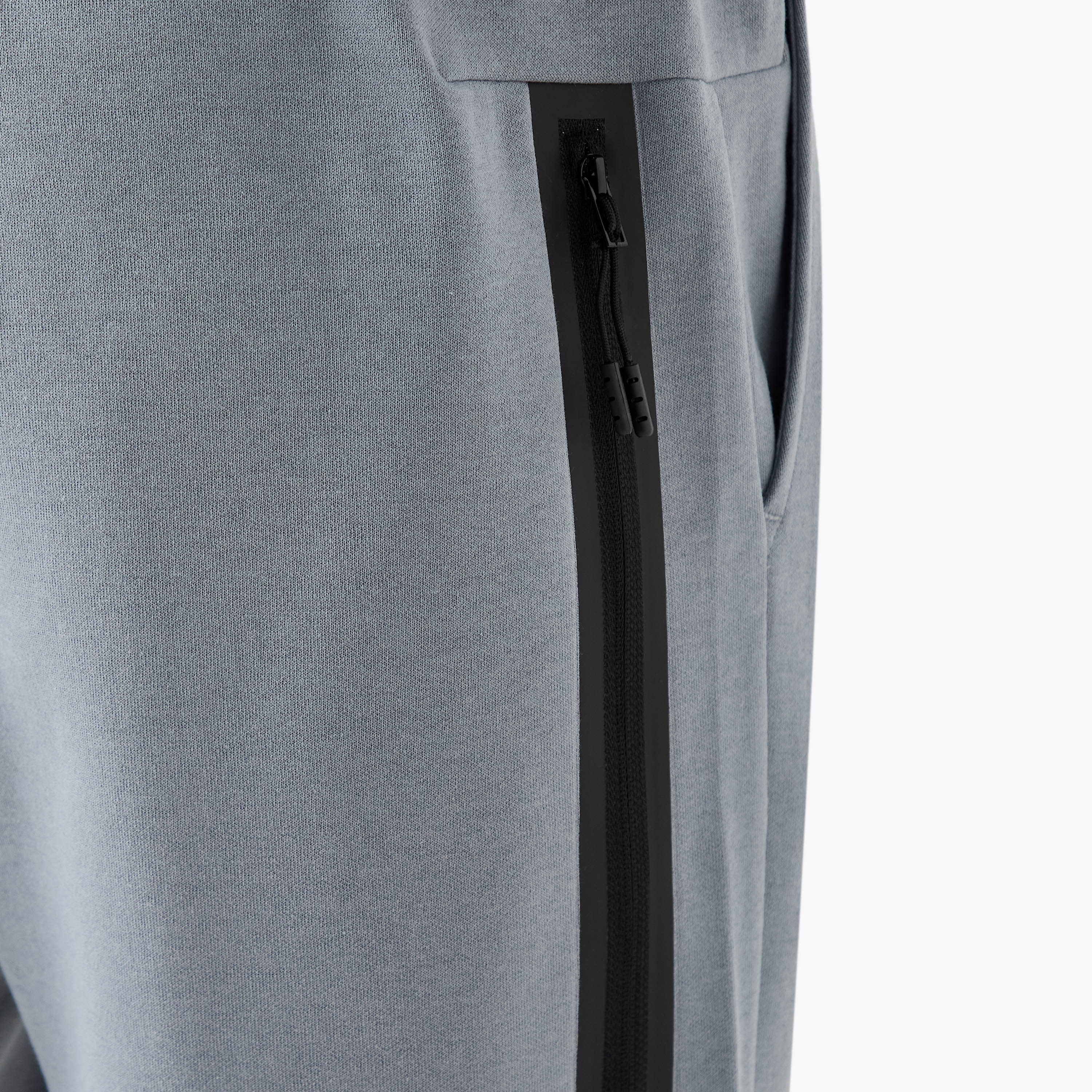 بنطلون رياضي بقصة عادية وجيوب من كابا-men-clothing-sportswearandactivewear-bottoms-joggers-image-4