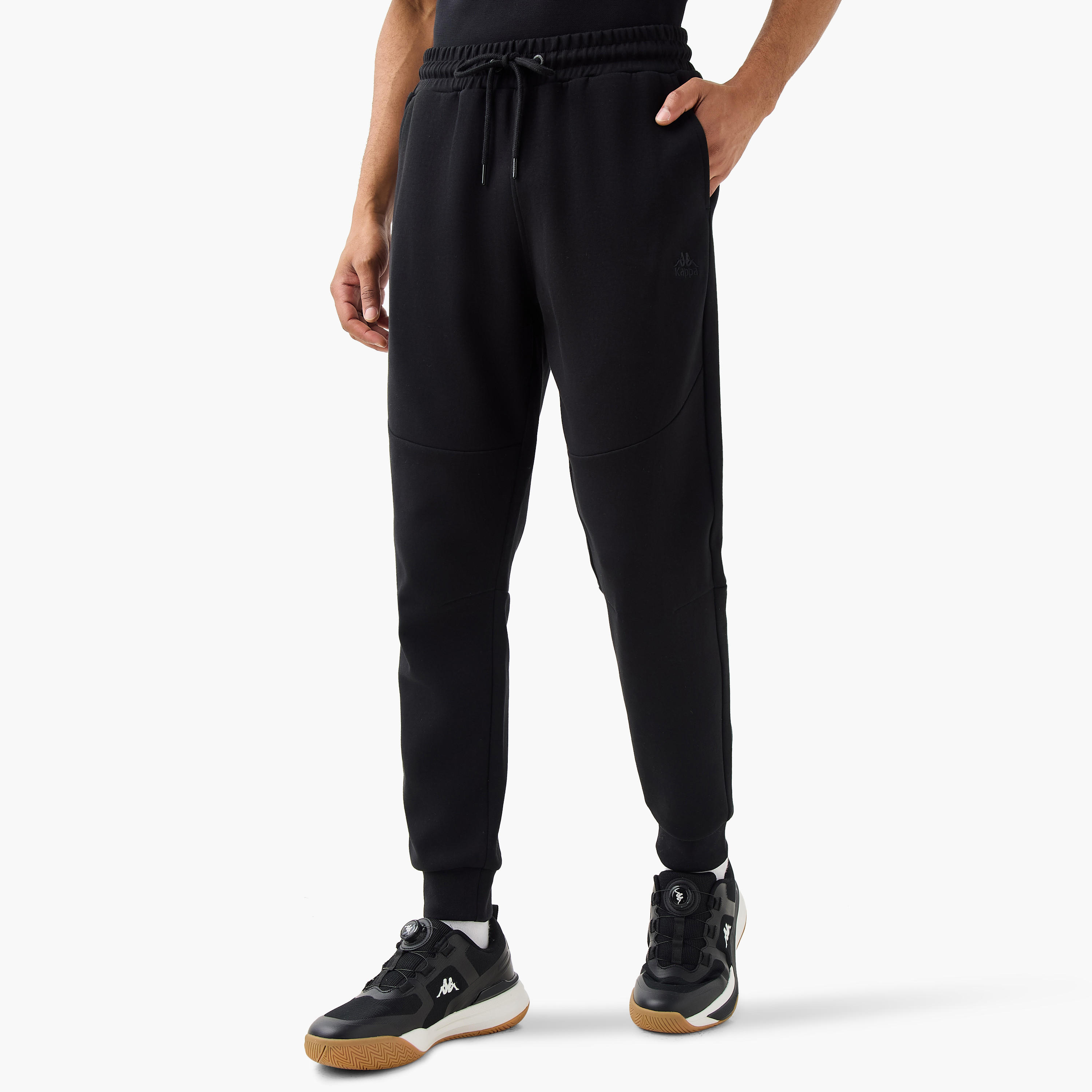 بنطلون رياضي بقصة عادية وجيوب من كابا-men-clothing-sportswearandactivewear-bottoms-joggers-image-6