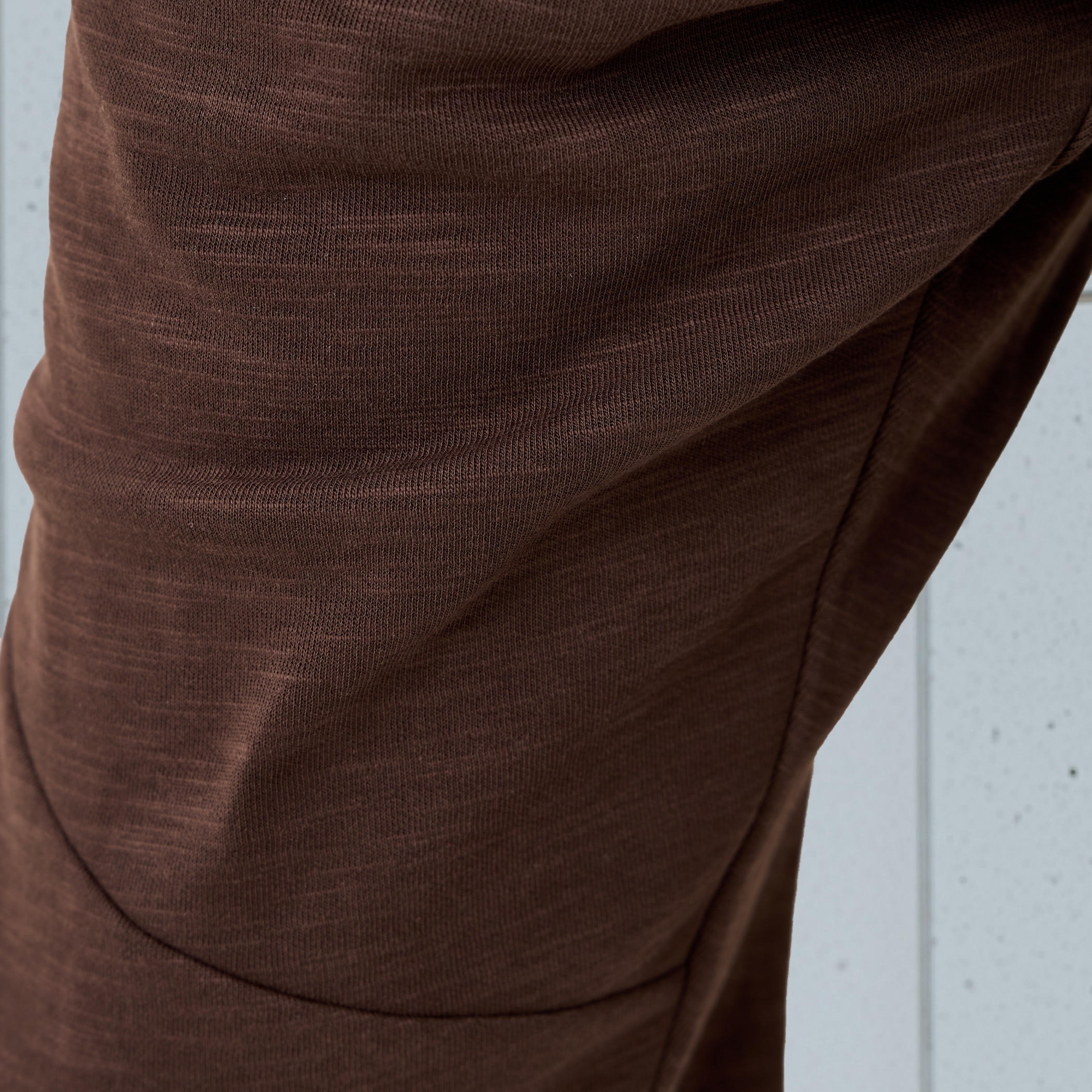 بنطلون رياضي بقصّة عادية ورباط وجيوب من كابا-men-clothing-sportswearandactivewear-tracksuits-image-5