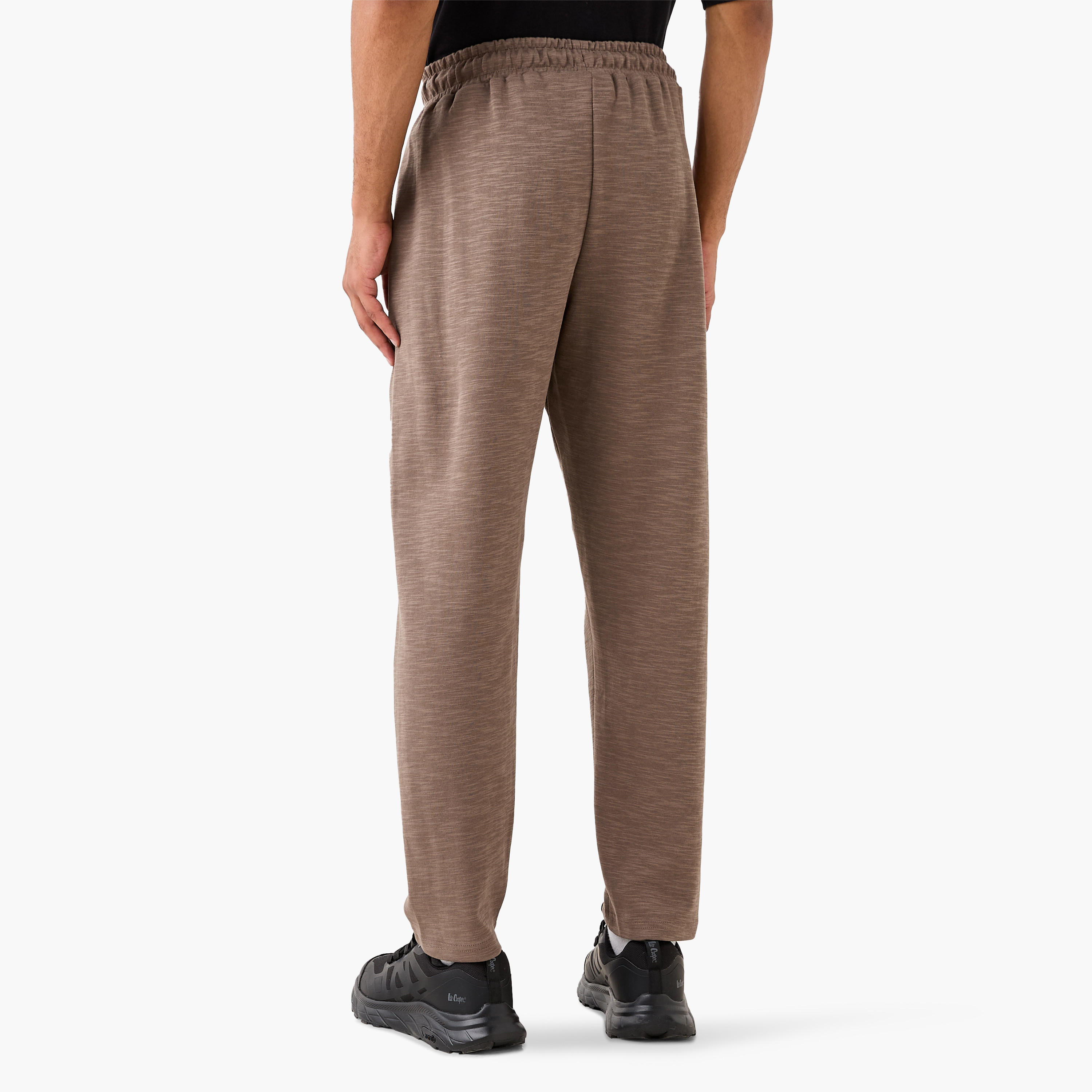 بنطلون رياضي بقصّة عادية ورباط وجيوب من كابا-men-clothing-sportswearandactivewear-tracksuits-image-3