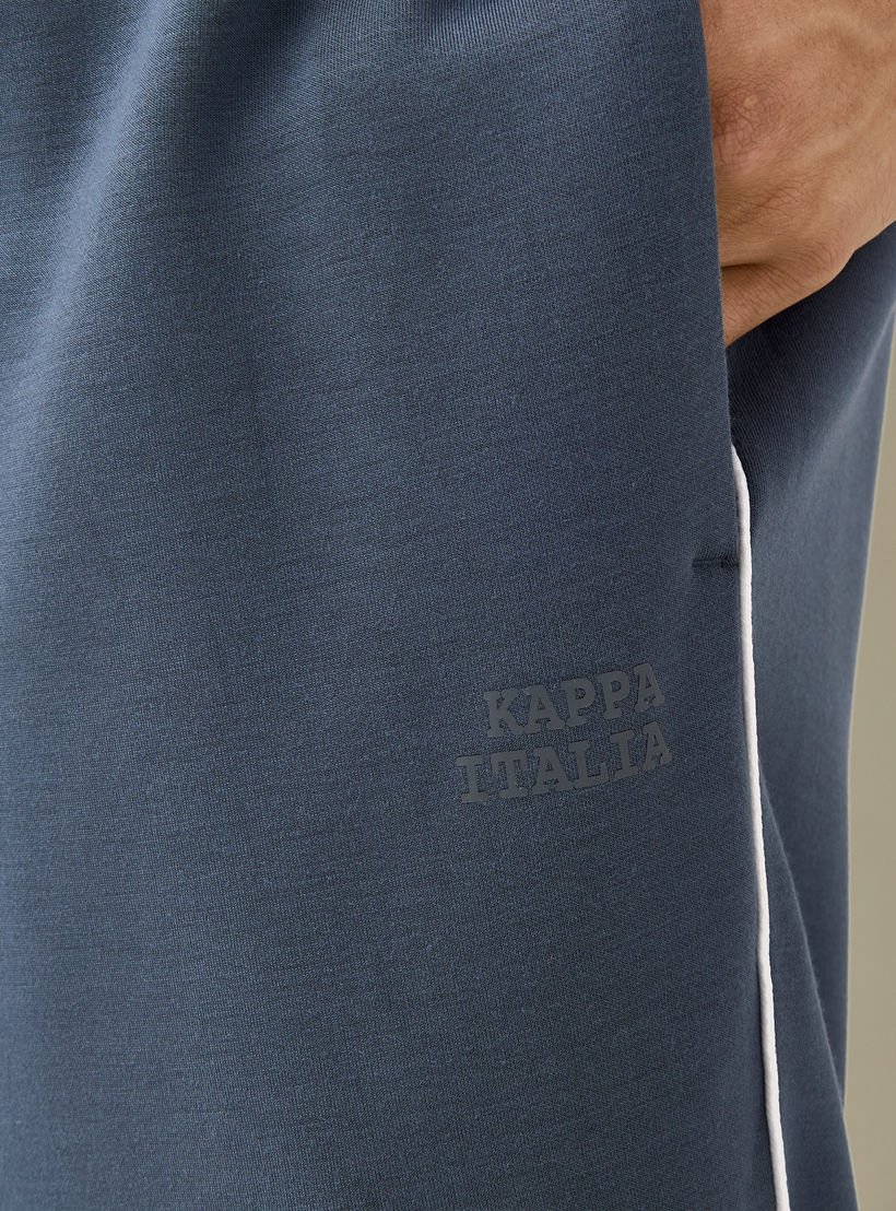 بنطلون رياضي برباط إغلاق وطبعات من كابا-men-clothing-sportswearandactivewear-bottoms-joggers-image-1