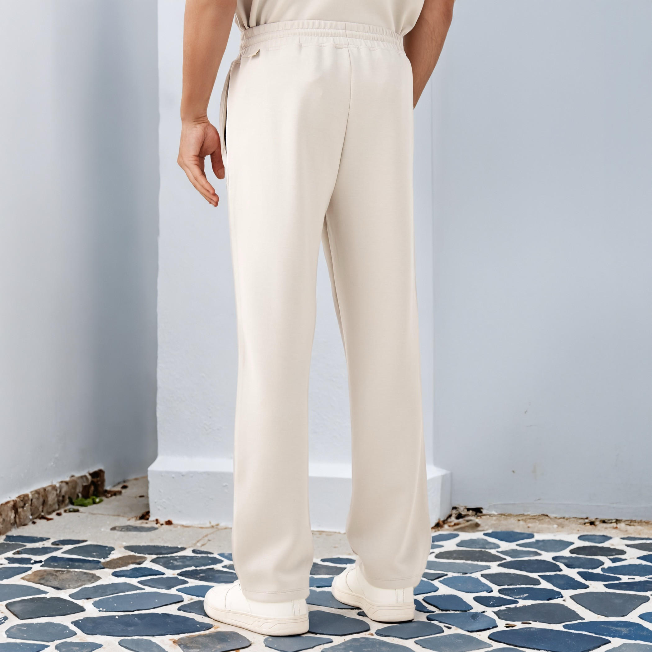 بنطلون رياضي برباط إغلاق وطبعات من كابا-men-clothing-sportswearandactivewear-bottoms-joggers-image-3