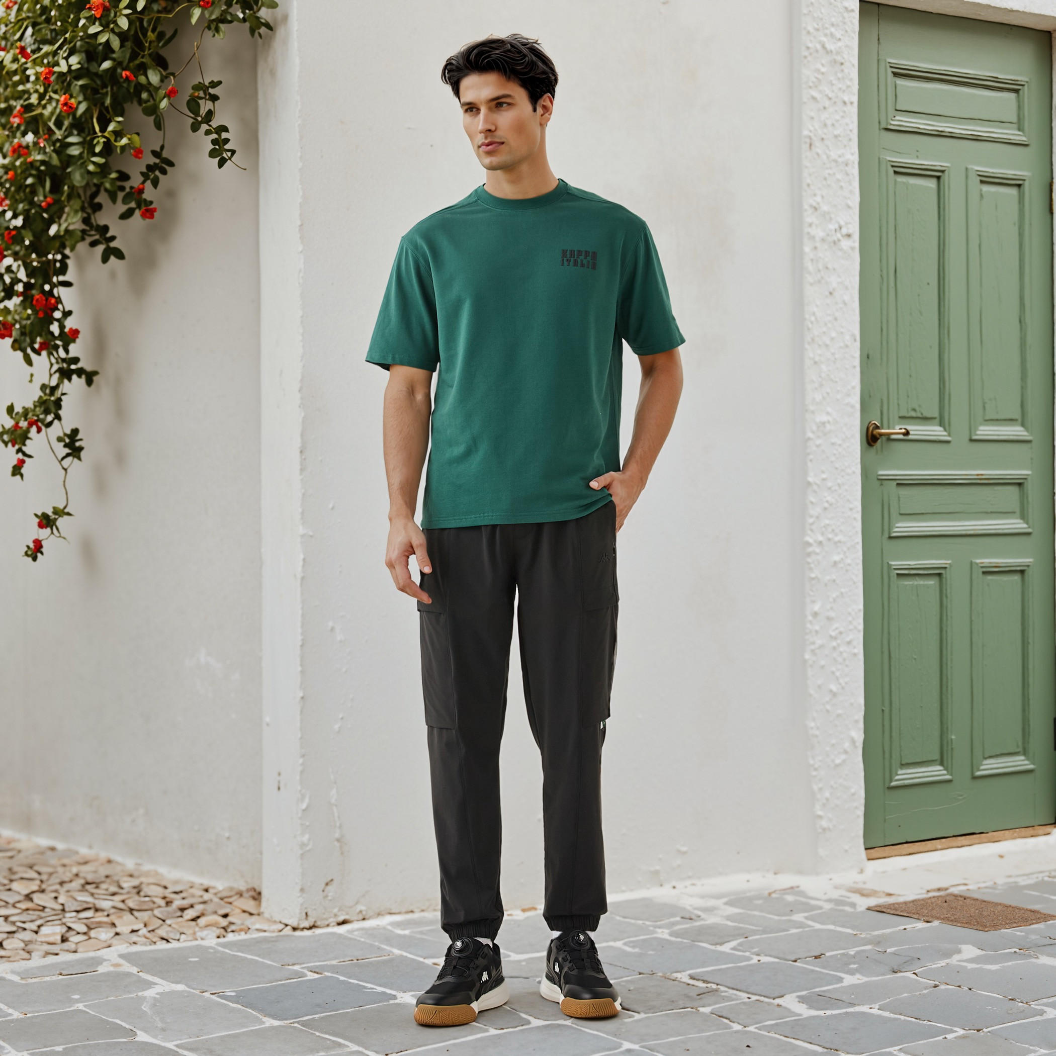 تيشيرت بياقة ضيقة وطبعات جرافيك من كابا-men-clothing-sportswearandactivewear-tshirtsandpolos-image-4