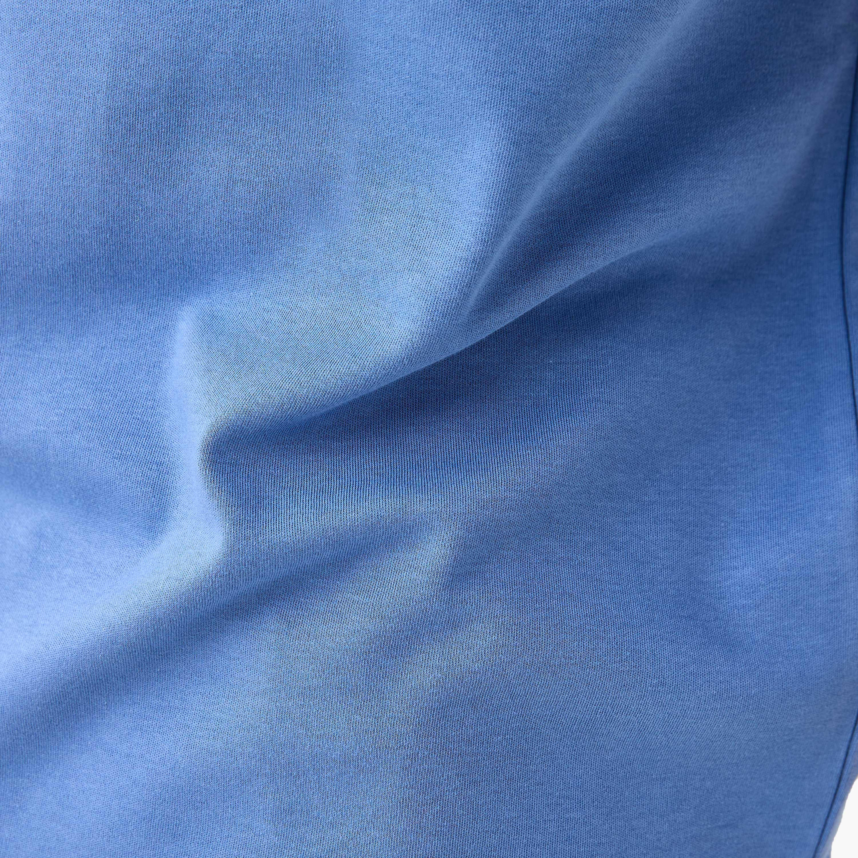 تيشيرت بقصّة مريحة وياقة ضيقة وطبعات الشعار من كابا-men-clothing-sportswearandactivewear-tshirtsandpolos-image-5