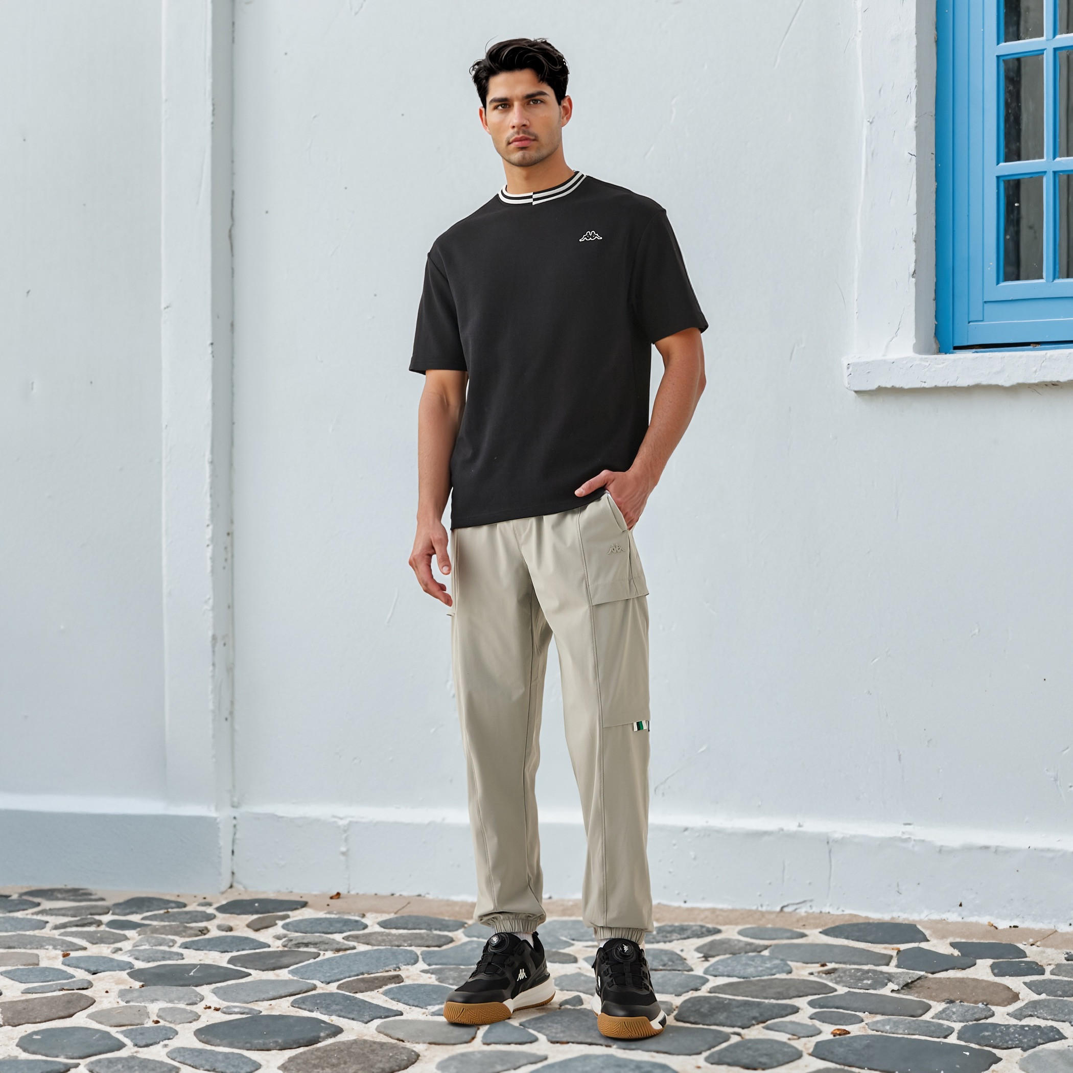 تيشيرت بطبعات شعار وحافة مغايرة من كابا-men-clothing-sportswearandactivewear-tshirtsandpolos-image-2