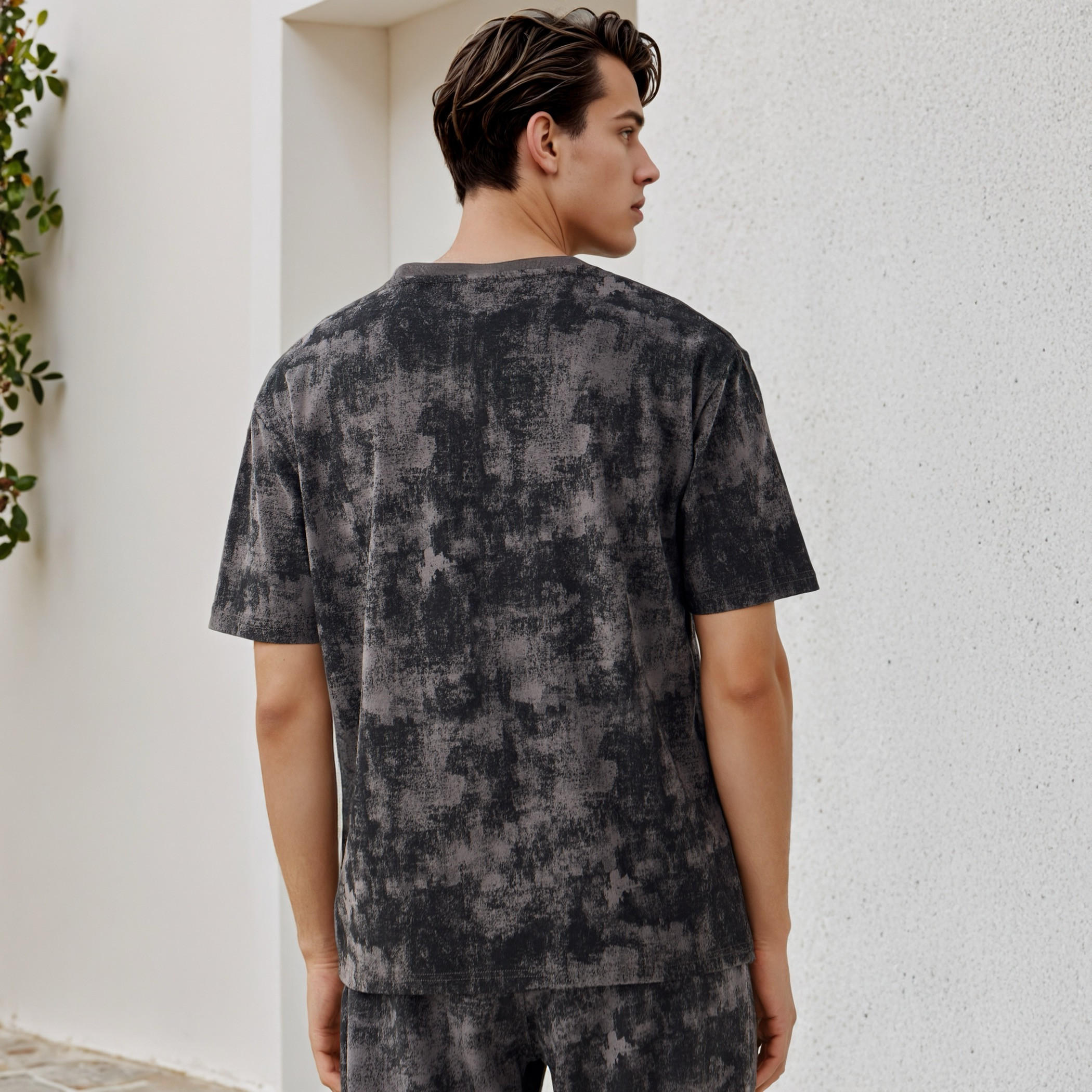 تيشيرت بارز الملمس بياقة ضيقة من كابا-men-clothing-sportswearandactivewear-tshirtsandpolos-image-3