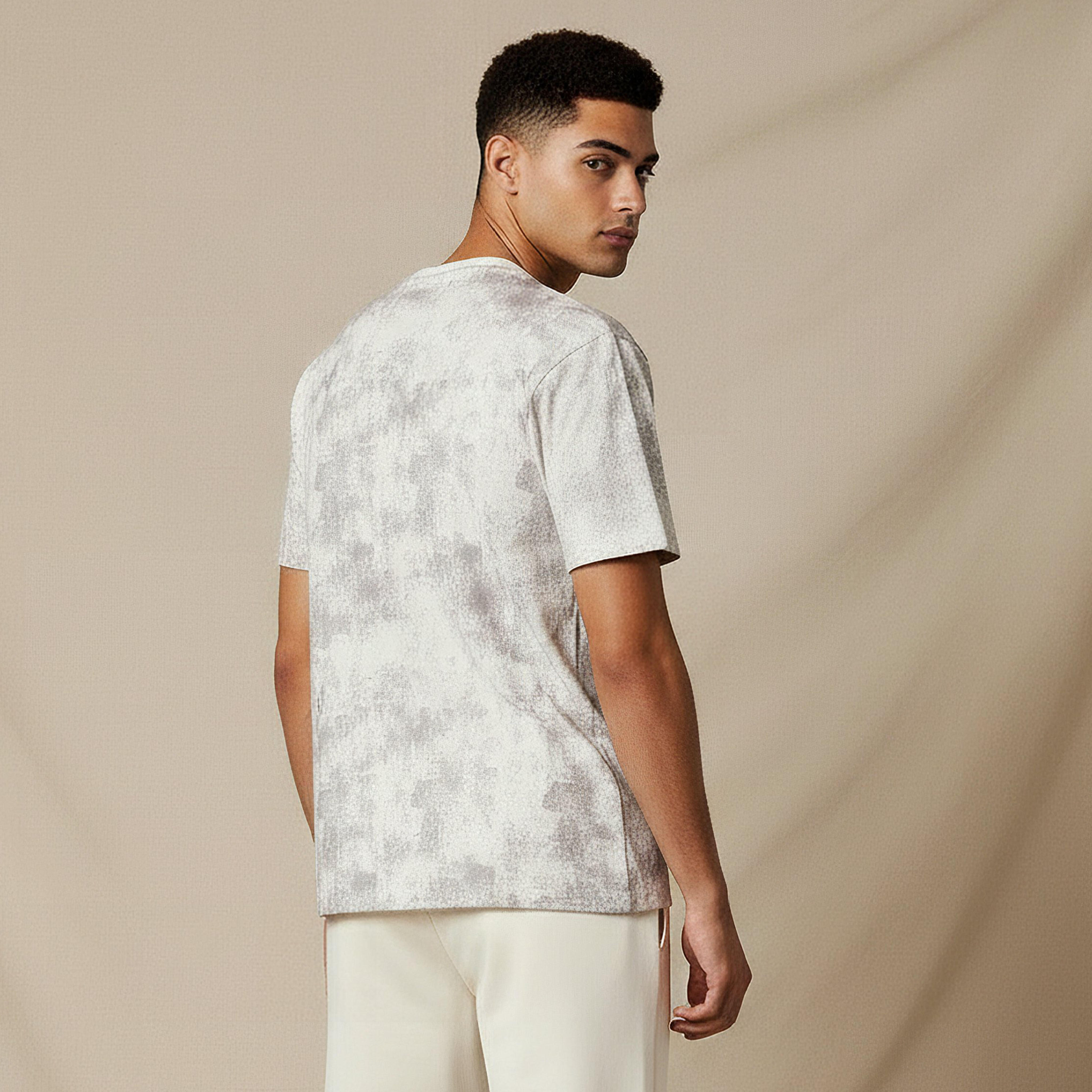 تيشيرت بارز الملمس بياقة ضيقة من كابا-men-clothing-sportswearandactivewear-tshirtsandpolos-image-2