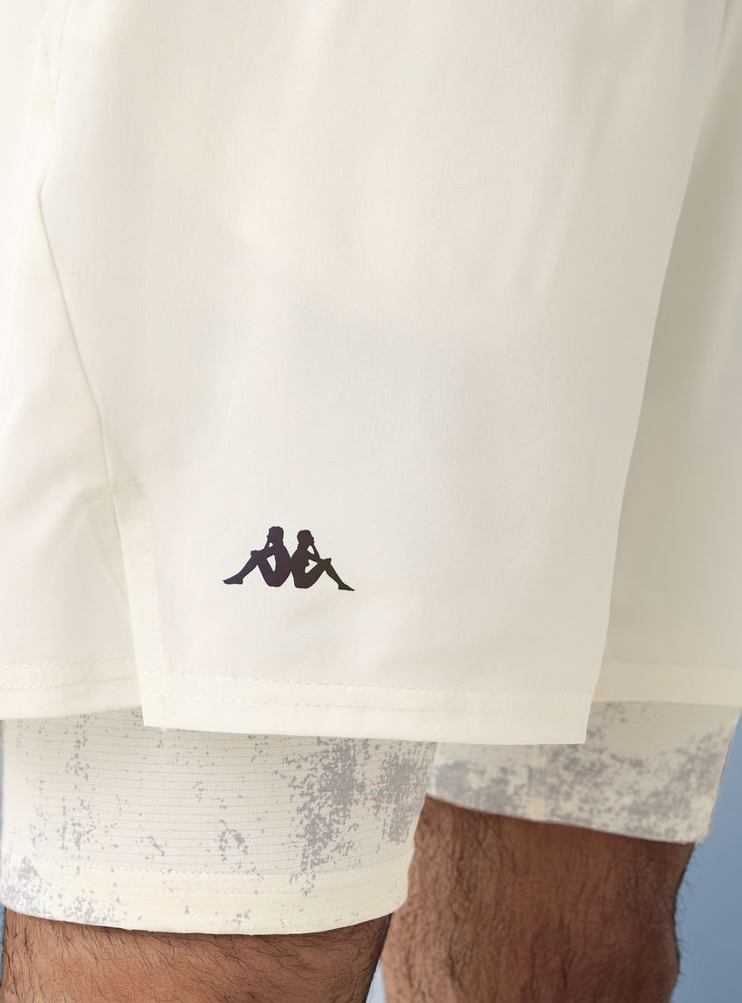 شورت جري مع شورت داخلي بطبعات شعار من كابا-men-clothing-bottoms-shorts-image-4
