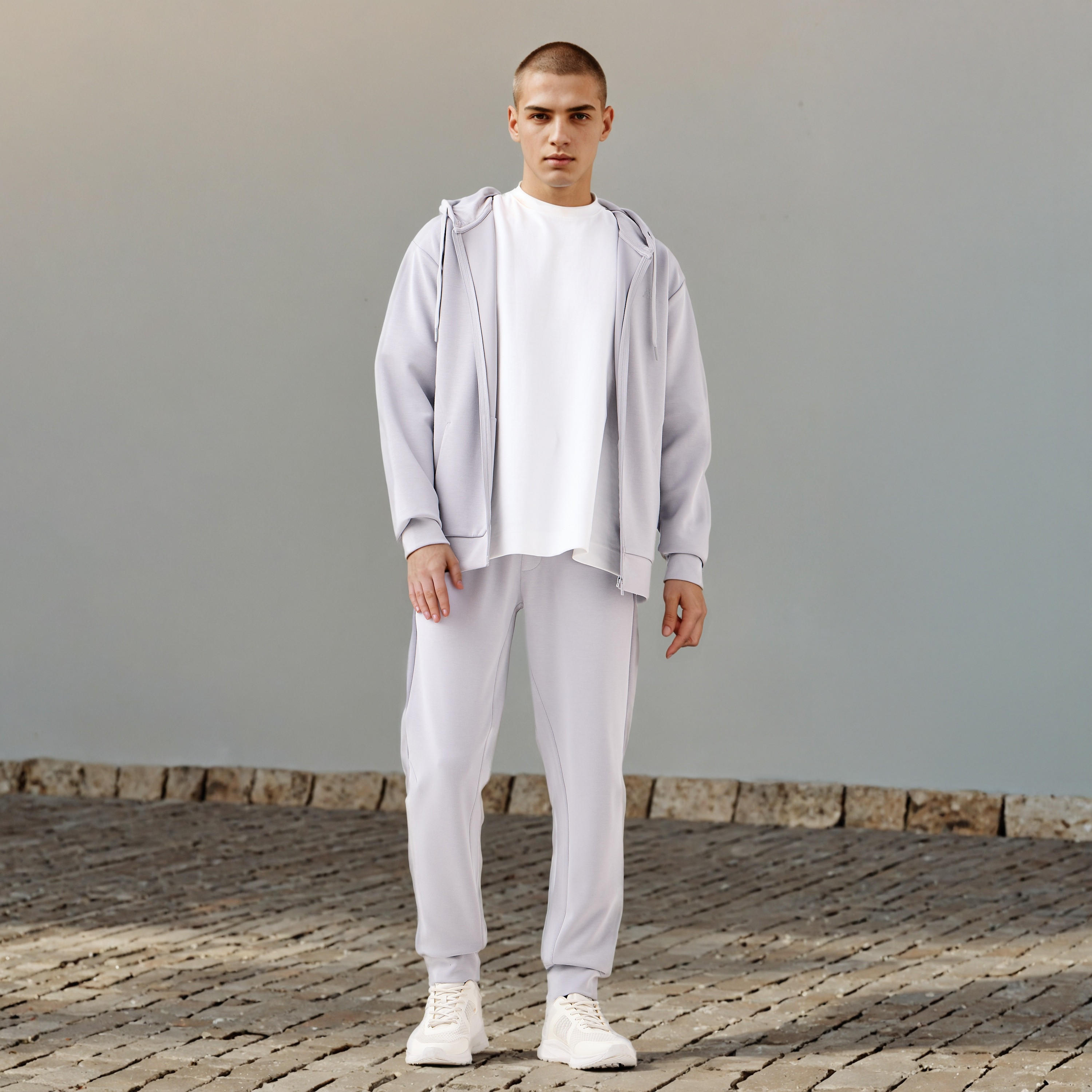 هودي بجيوب من كابا-men-winterwear-hoodiesandsweatshirts-image-2
