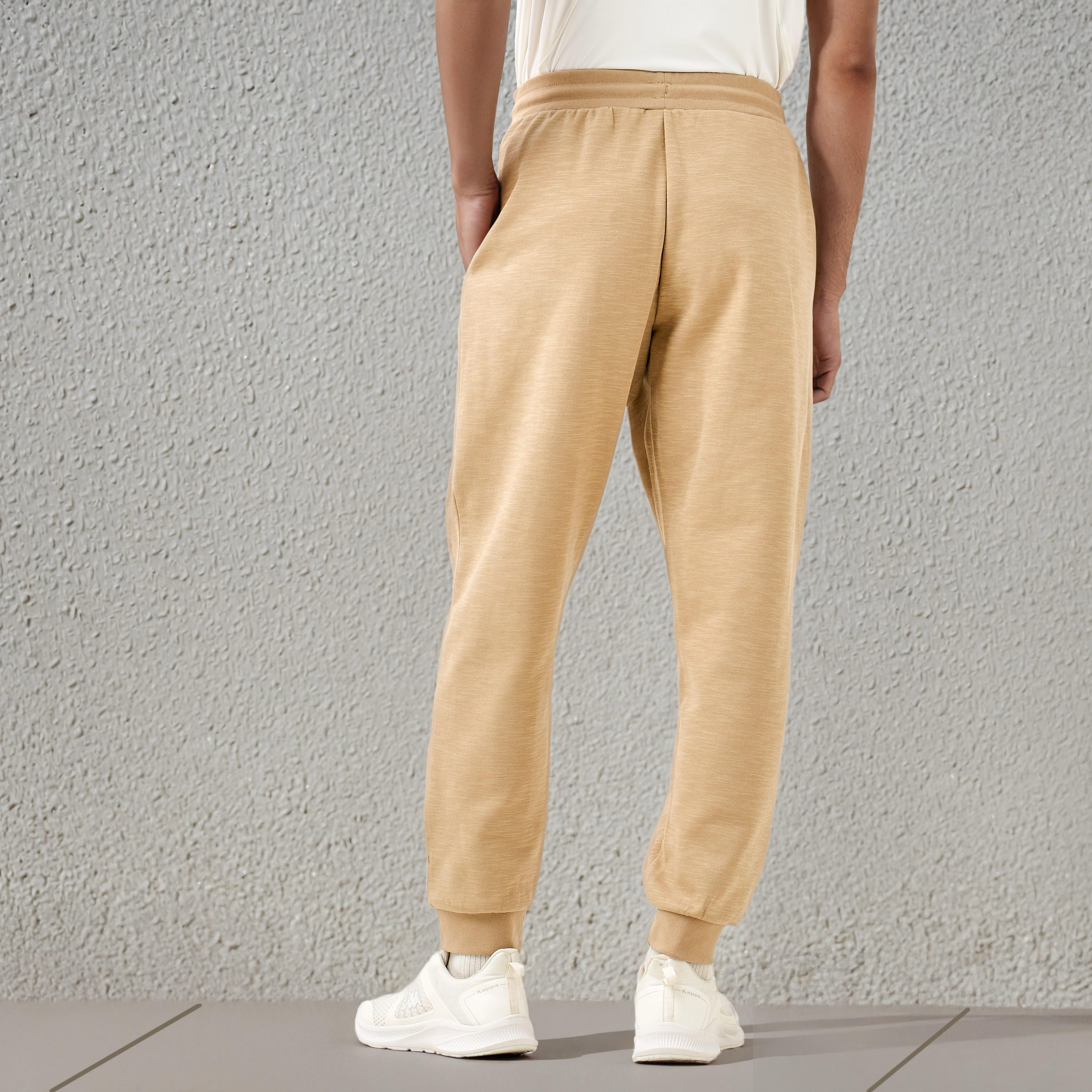 بنطلون رياضي بارز الملمس بجيوب من كابا-men-clothing-sportswearandactivewear-tracksuits-image-3