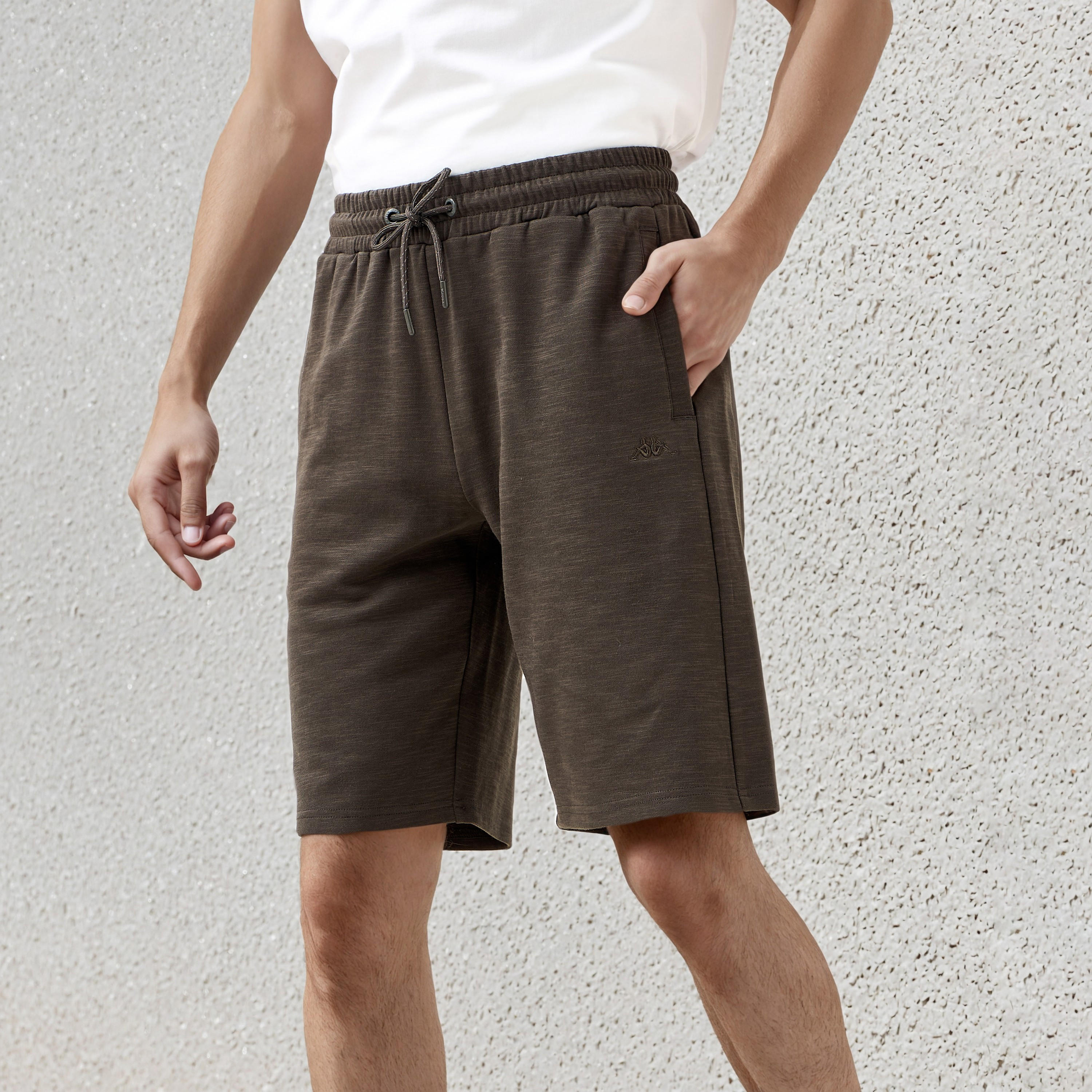 شورت بتطريز بشعار مع جيوب من كابا-men-clothing-bottoms-shorts-image-1