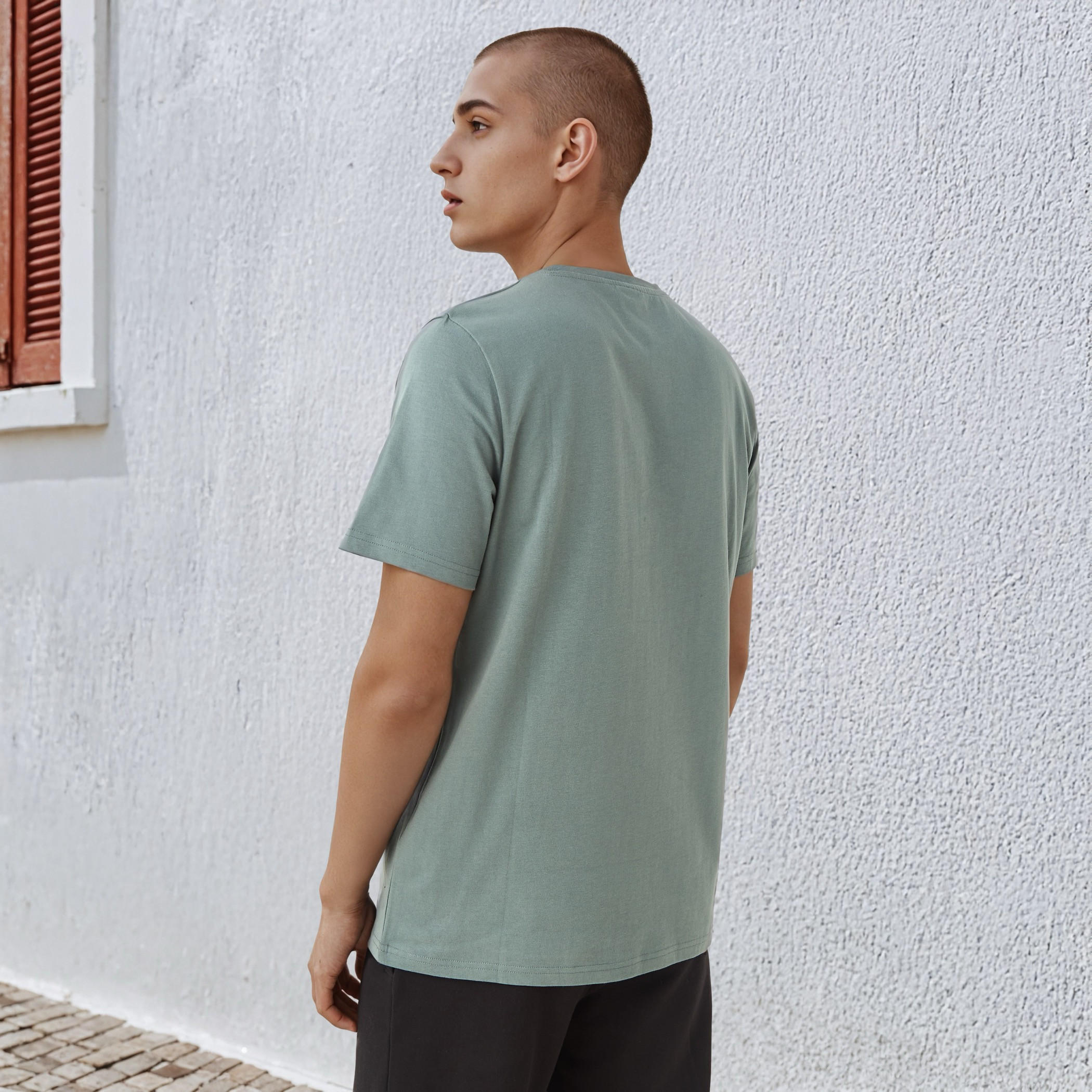 تيشيرت بقصة عادية من كابا-men-clothing-sportswearandactivewear-tshirtsandpolos-image-3