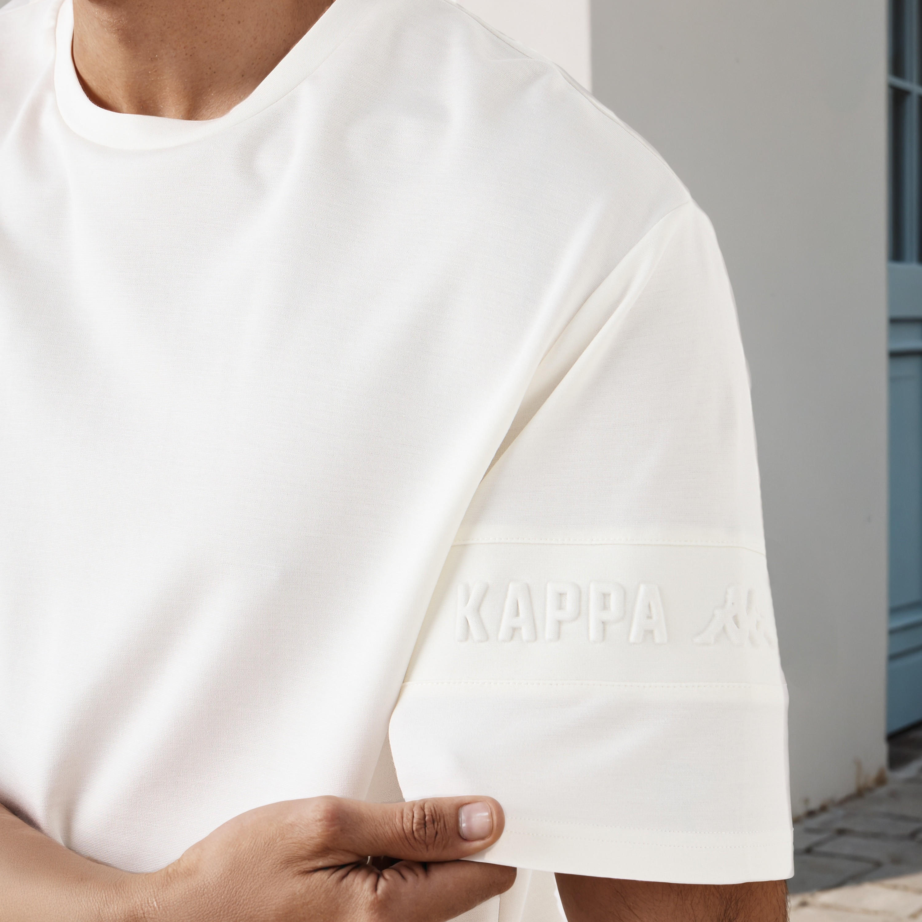 تيشيرت بنقوش شعار من كابا-men-clothing-sportswearandactivewear-tshirtsandpolos-image-1