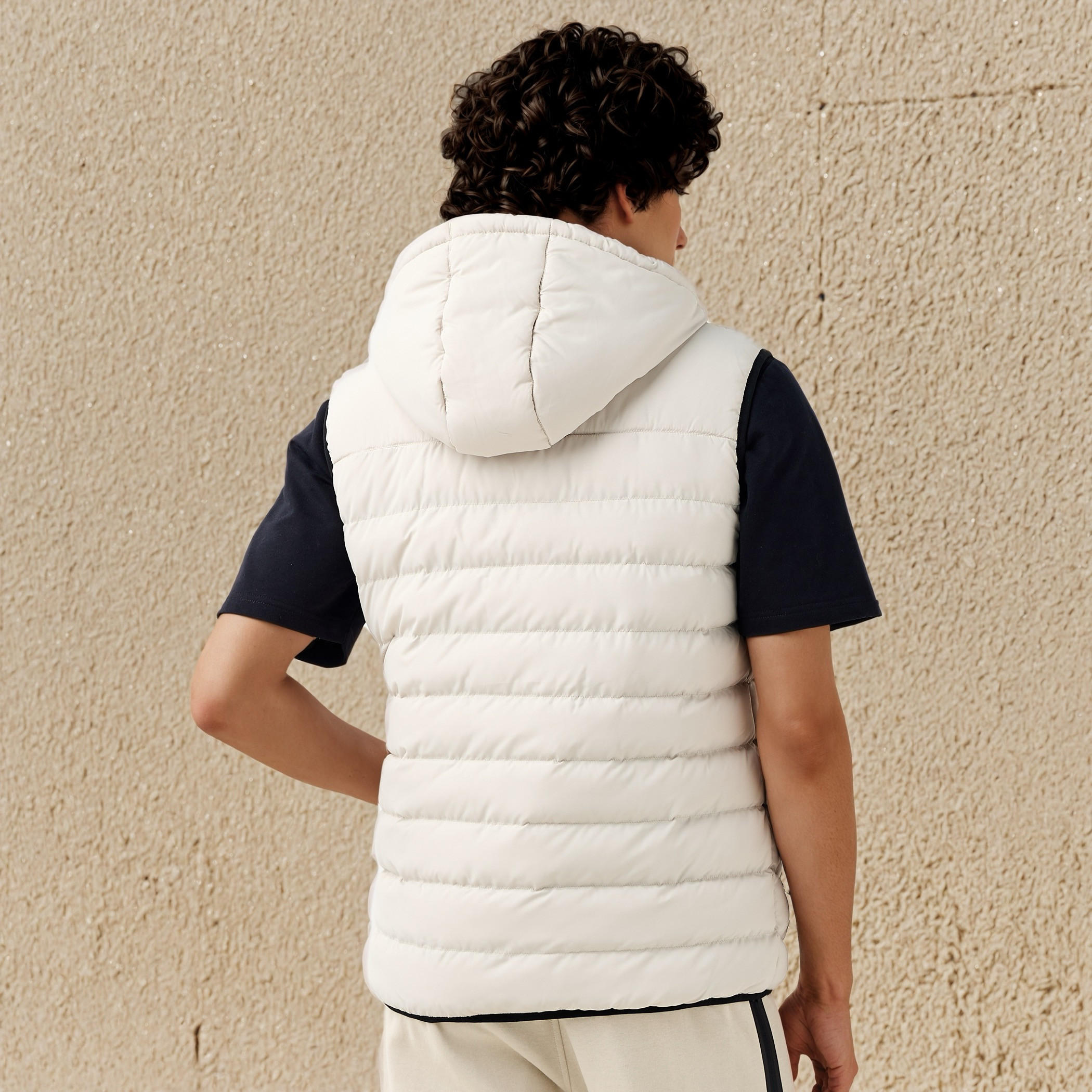 Kappa Men Sleeveless Hooded Puffer Gilet-men-clothing-jacketsandblazers-jackets-image-3