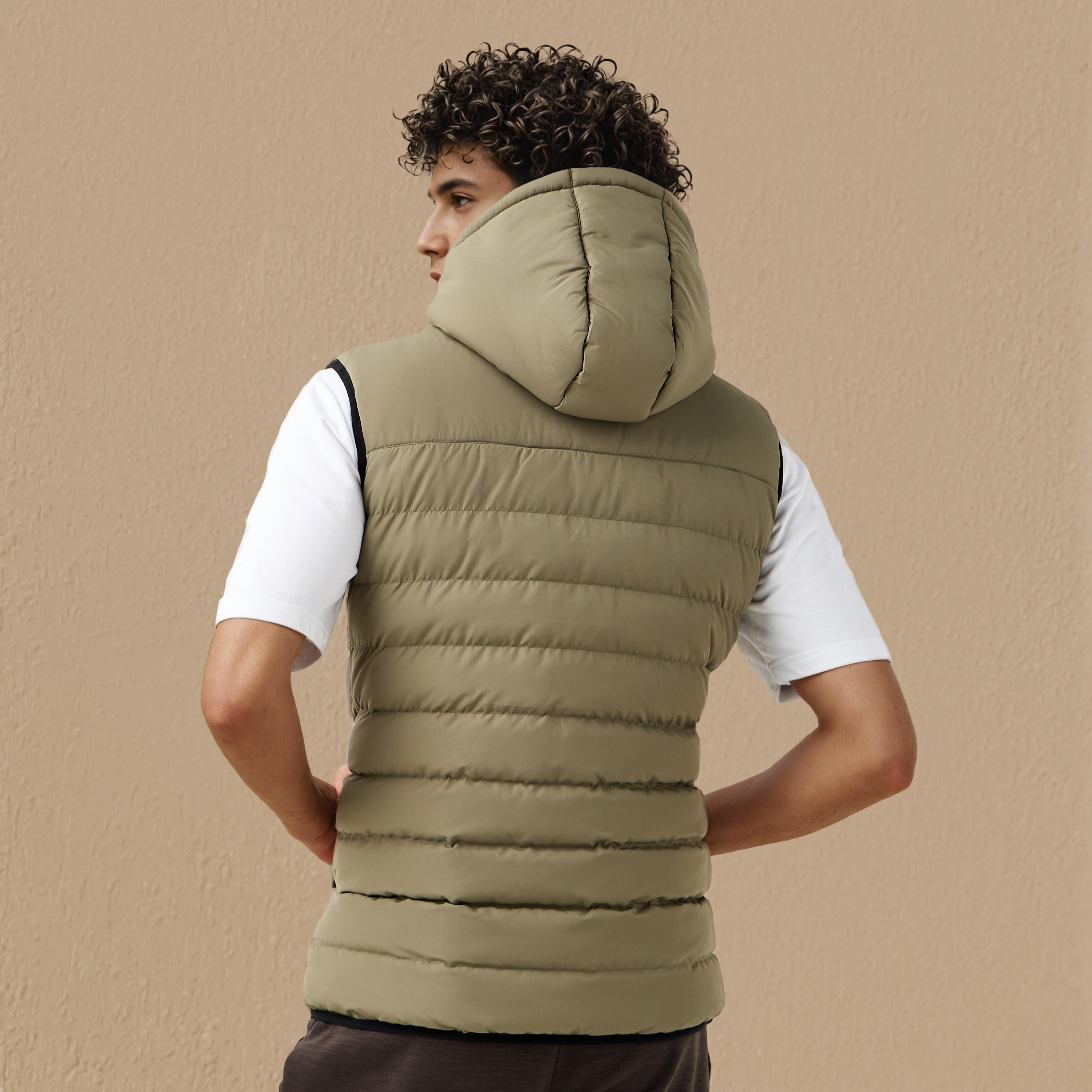 Kappa Men Sleeveless Hooded Puffer Gilet-men-clothing-jacketsandblazers-jackets-image-3