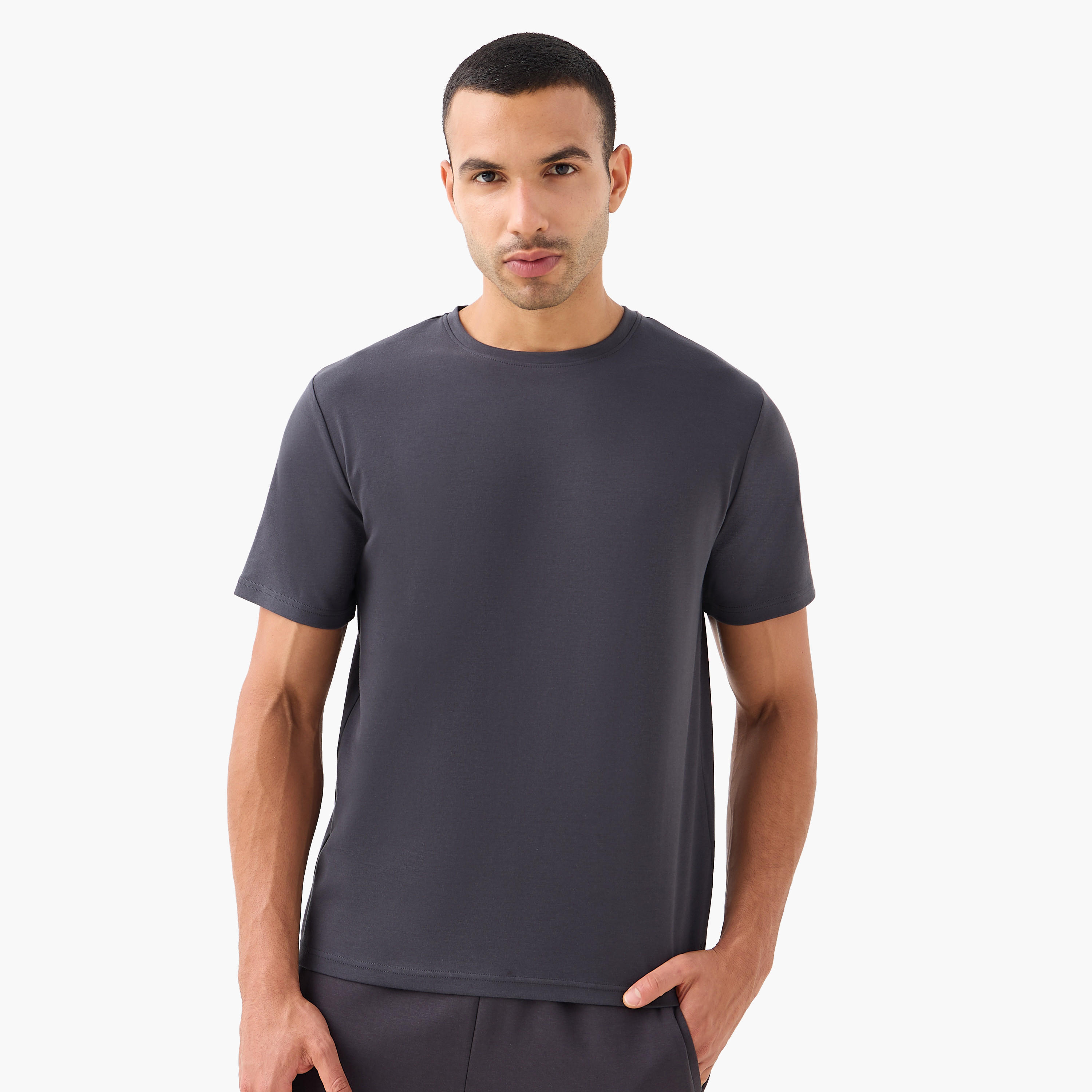 تيشيرت رجالي من لاف بانجولين-men-clothing-sportswearandactivewear-tshirtsandpolos-image-5