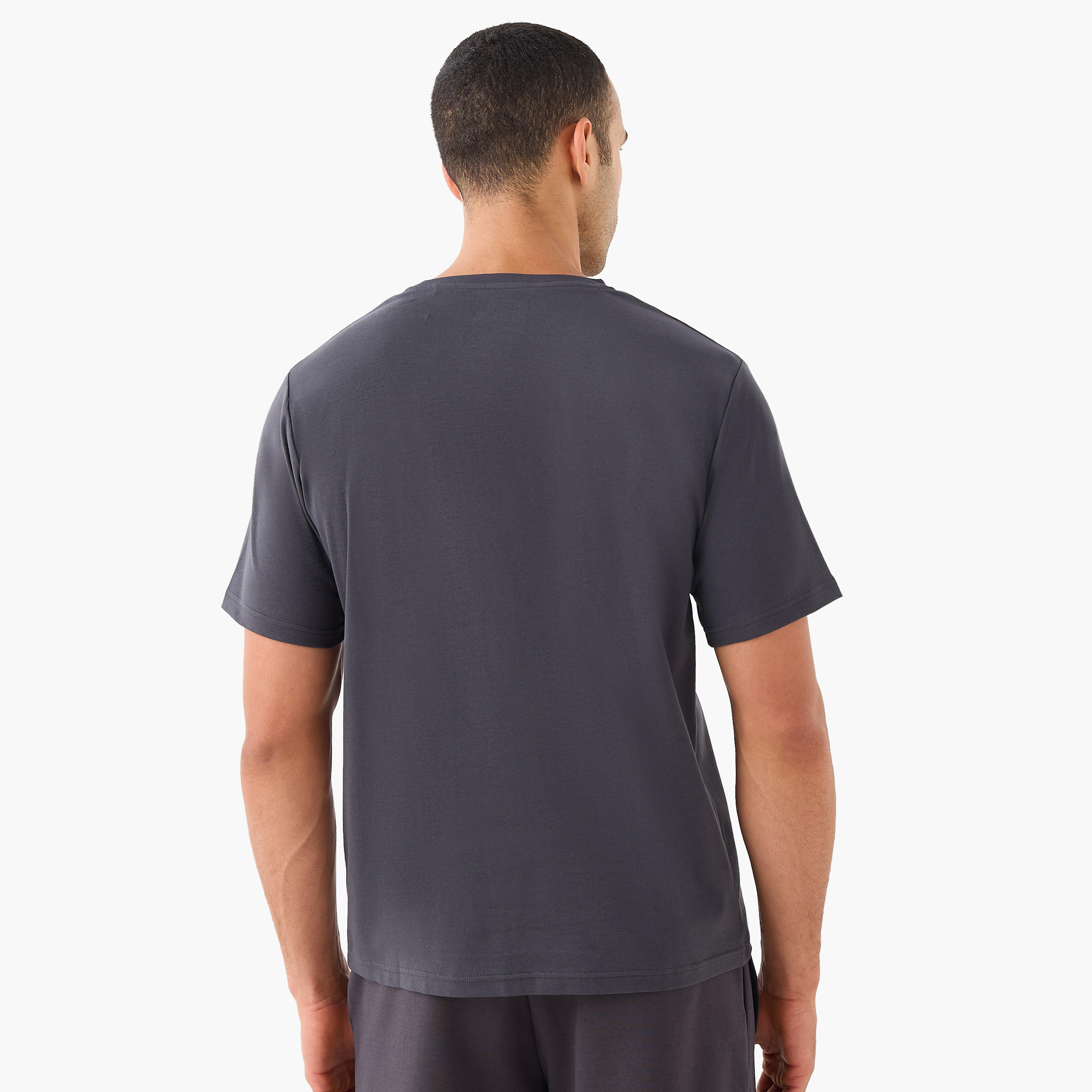تيشيرت رجالي من لاف بانجولين-men-clothing-sportswearandactivewear-tshirtsandpolos-image-3