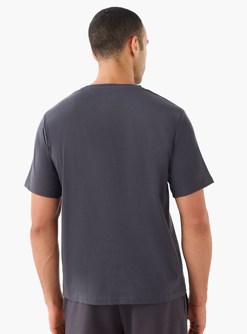 تيشيرت رجالي من لاف بانجولين-men-clothing-sportswearandactivewear-tshirtsandpolos-image-3