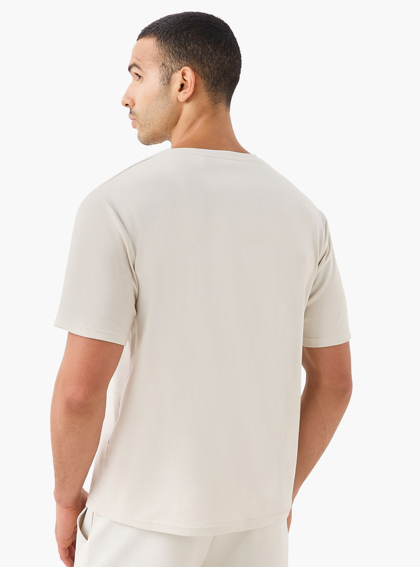 تيشيرت رجالي من لاف بانجولين-men-clothing-sportswearandactivewear-tshirtsandpolos-image-3