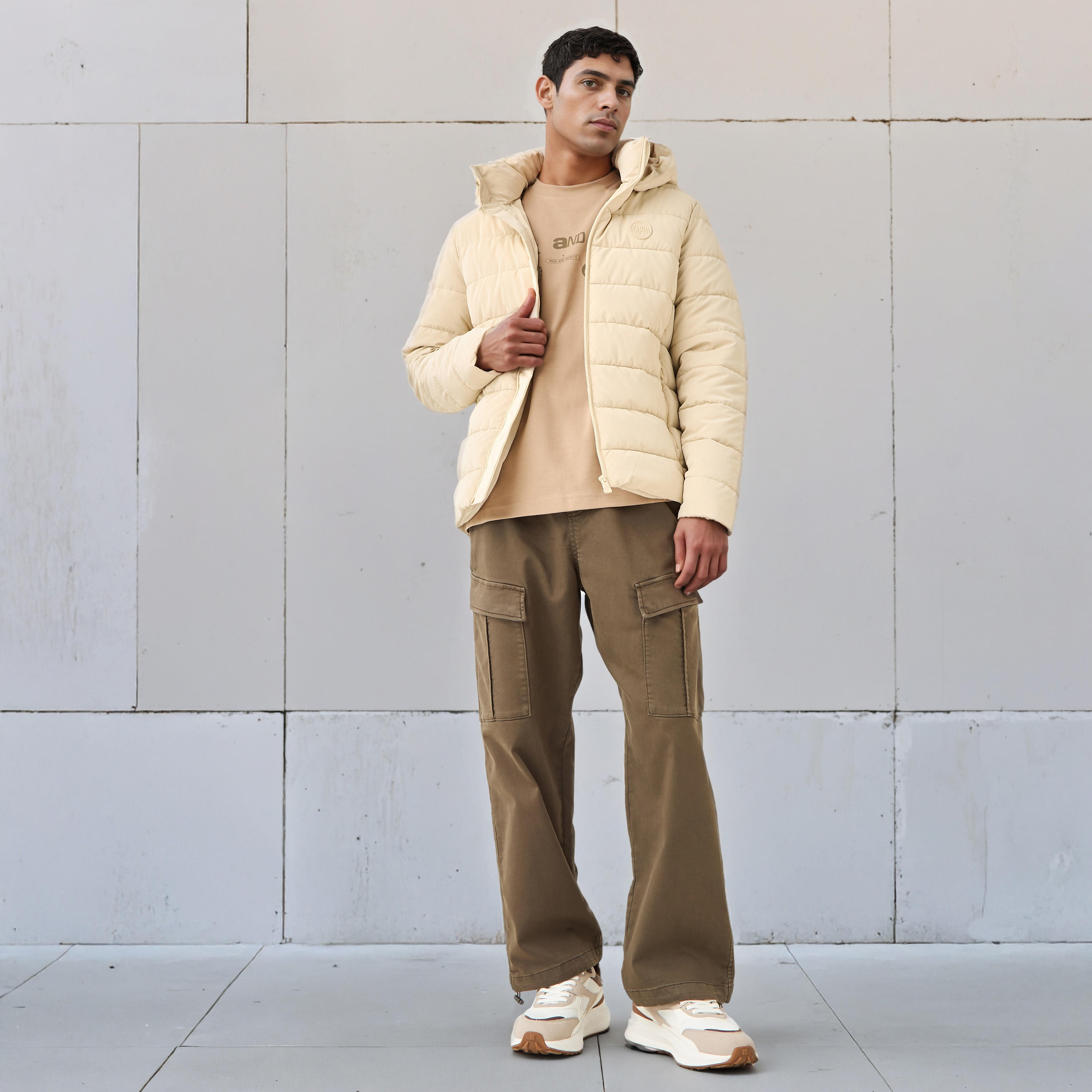 جاكيت منفوخ بقصّة عادية وقبعة للرجال من كابا-men-clothing-jacketsandblazers-jackets-image-2