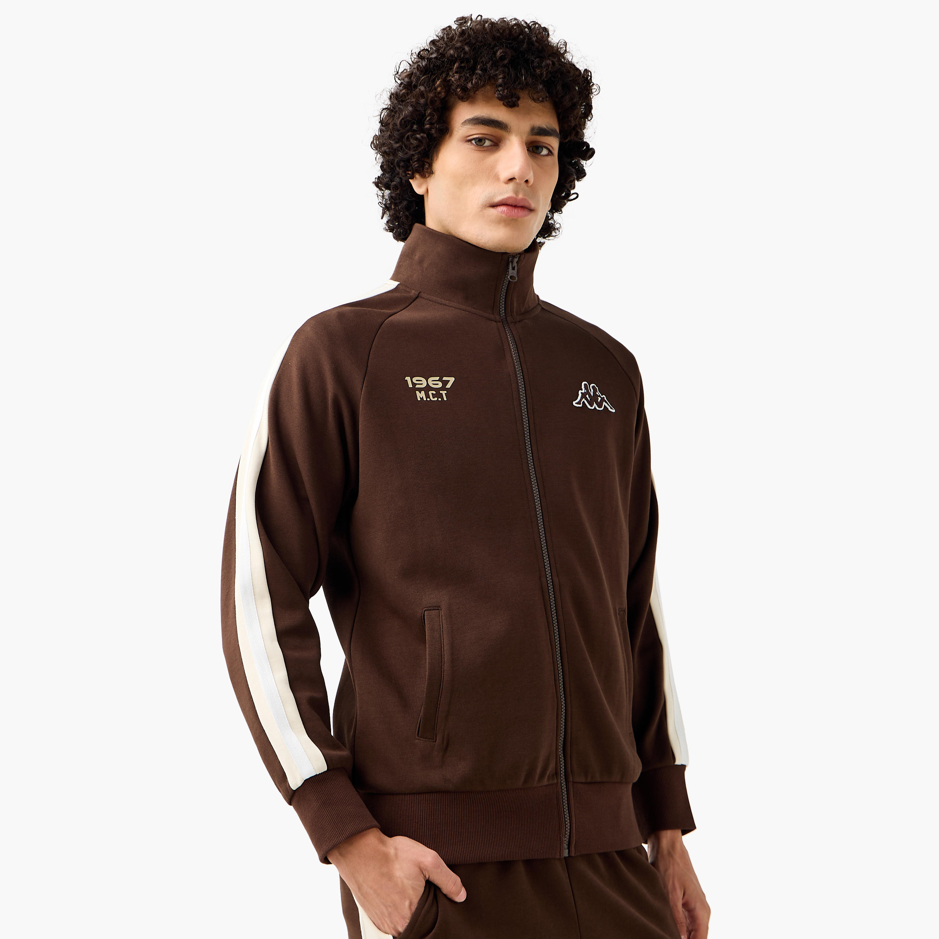 جاكيت بقصّة عادية وياقة عالية للرجال من كابا-men-clothing-jacketsandblazers-jackets-image-5