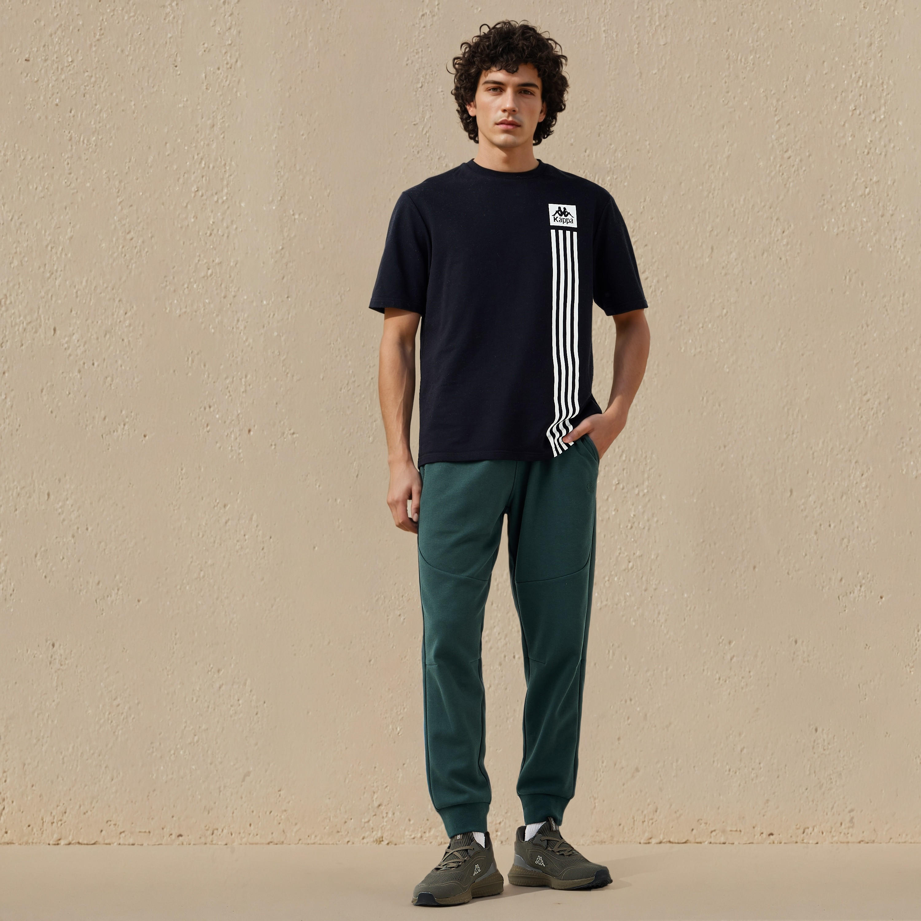 بنطلون رياضي رجالي بألواح ورباط إغلاق من كابا-men-clothing-sportswearandactivewear-bottoms-joggers-image-4