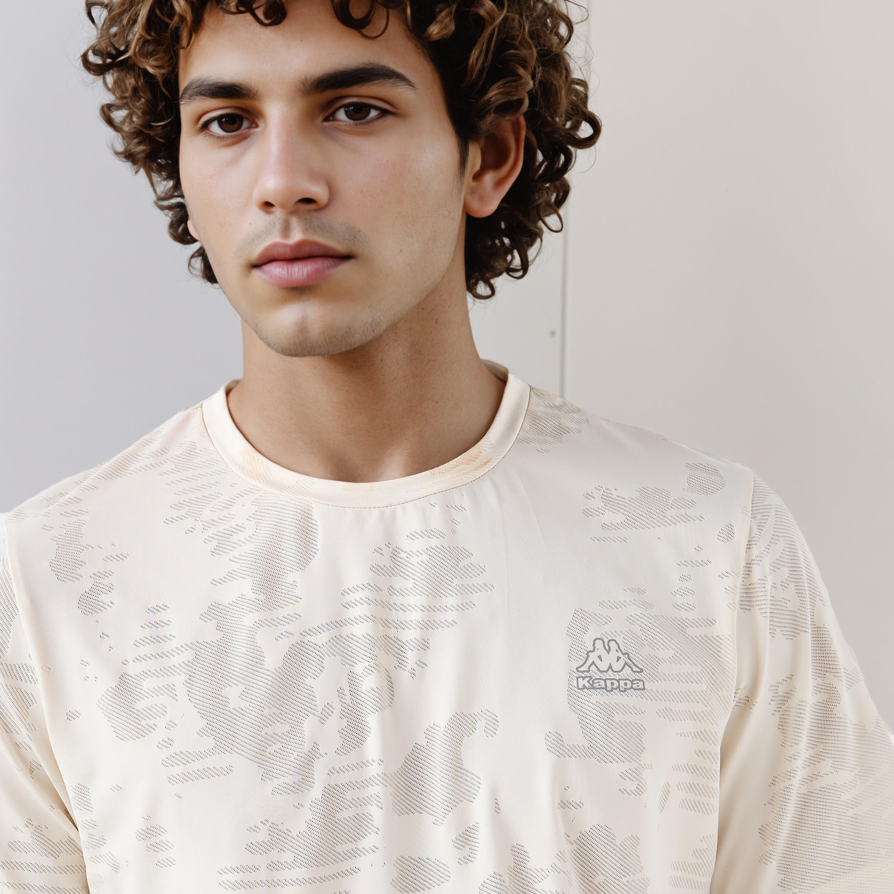 تيشيرت تمرين رجالي بارز الملمس من كابا-men-clothing-sportswearandactivewear-tshirtsandpolos-image-4