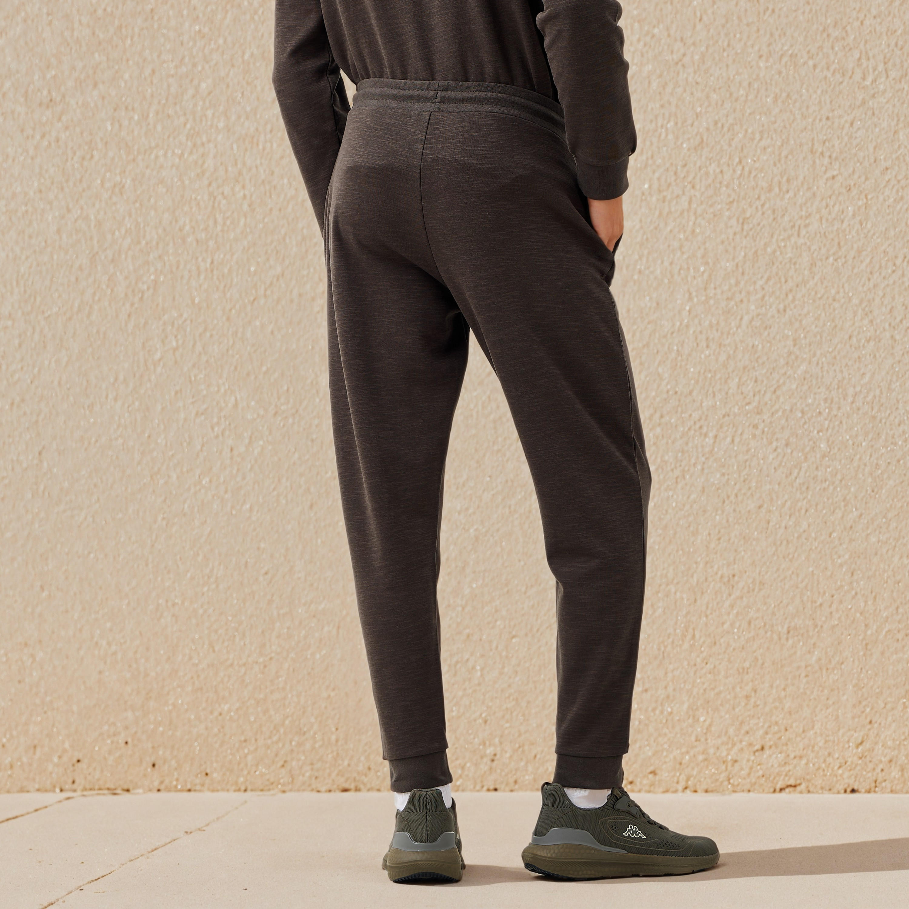 بنطلون رياضي بجيوب للرجال من كابا-men-clothing-sportswearandactivewear-bottoms-joggers-image-3