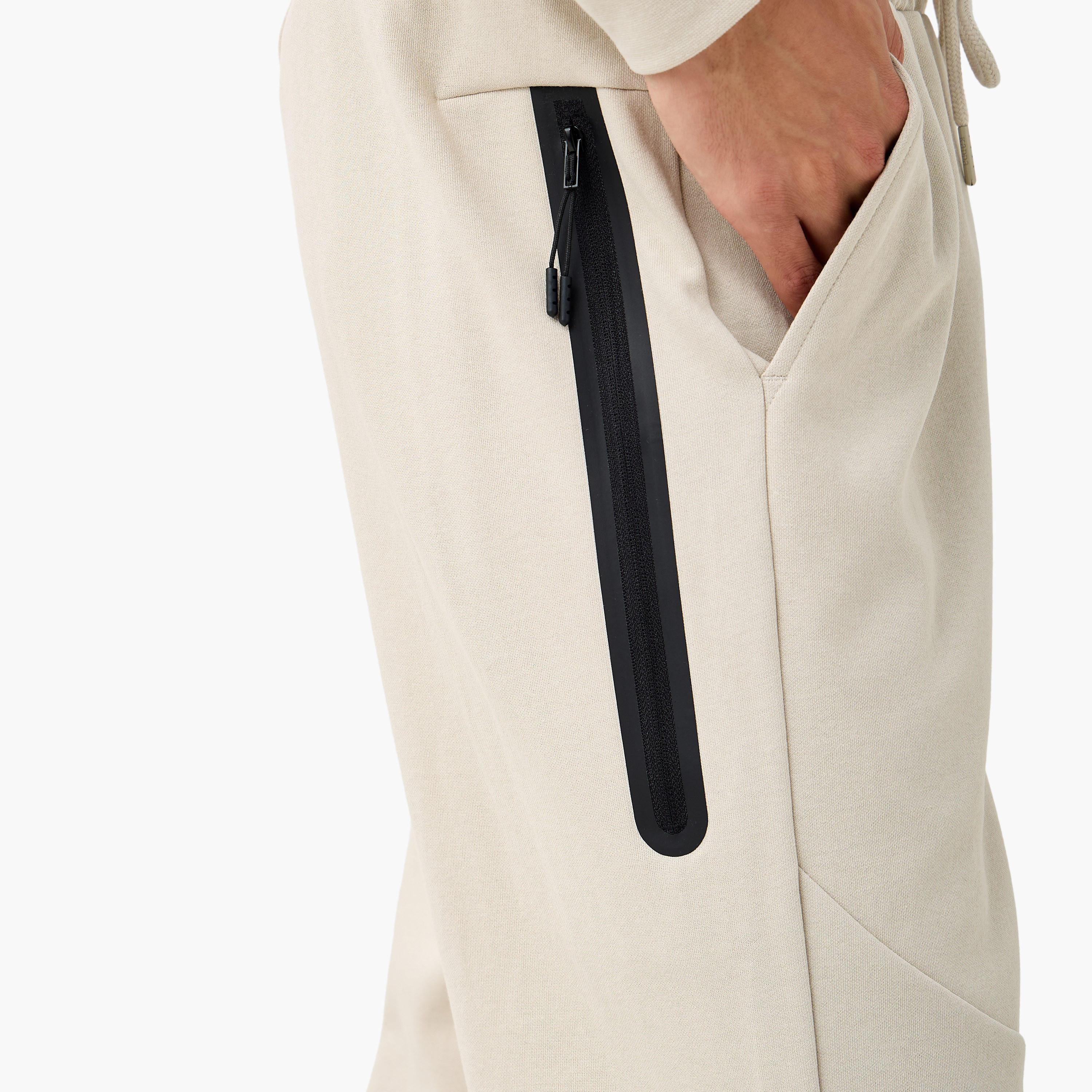 بنطلون رياضي رجالي بألواح ورباط إغلاق من كابا-men-clothing-sportswearandactivewear-bottoms-joggers-image-1