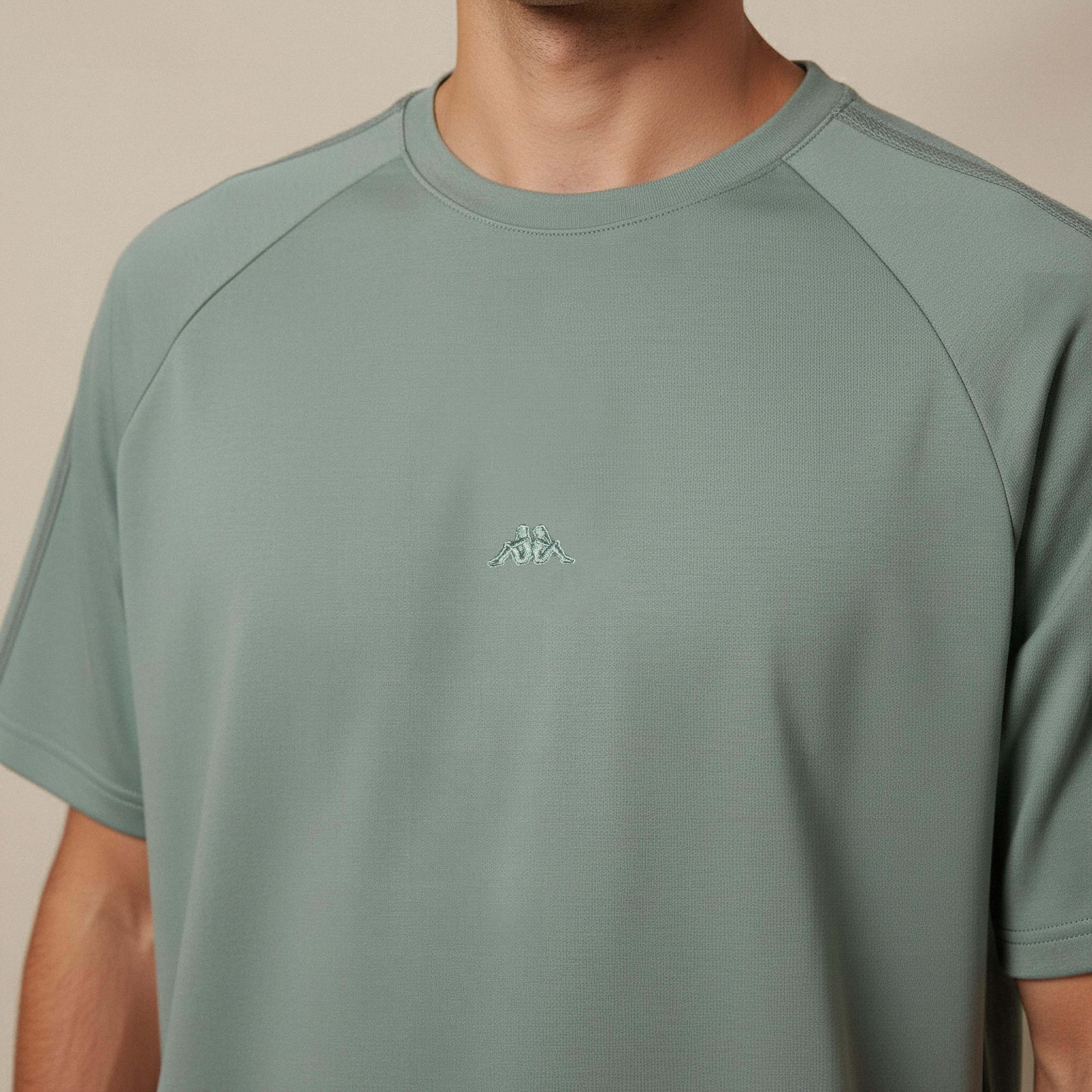 Kappa Men Logo Embroidered T-shirt-men-clothing-sportswearandactivewear-tshirtsandpolos-image-4
